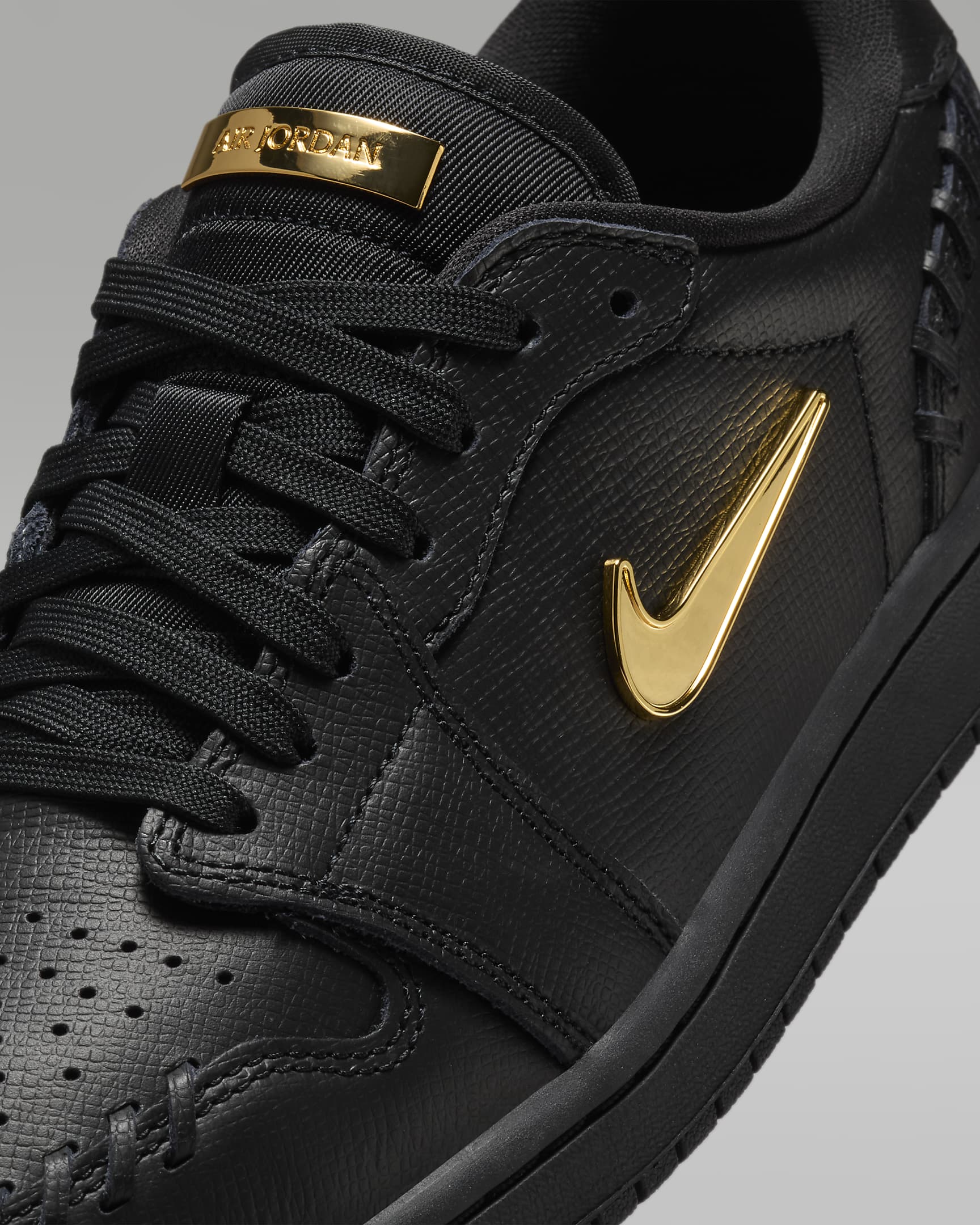 Air Jordan 1 Low Method of Make Women's Shoes - Black/Metallic Gold