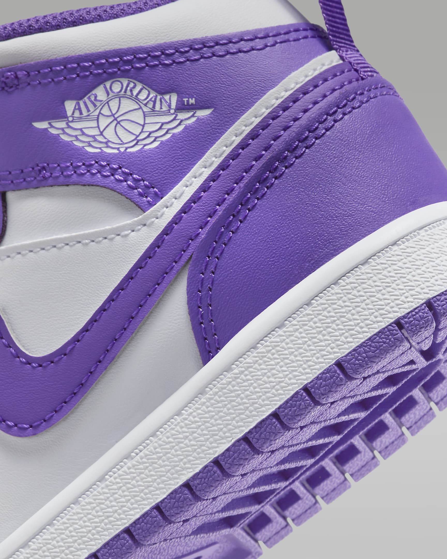 Jordan 1 Mid Younger Kids' Shoes - Purple Venom/White