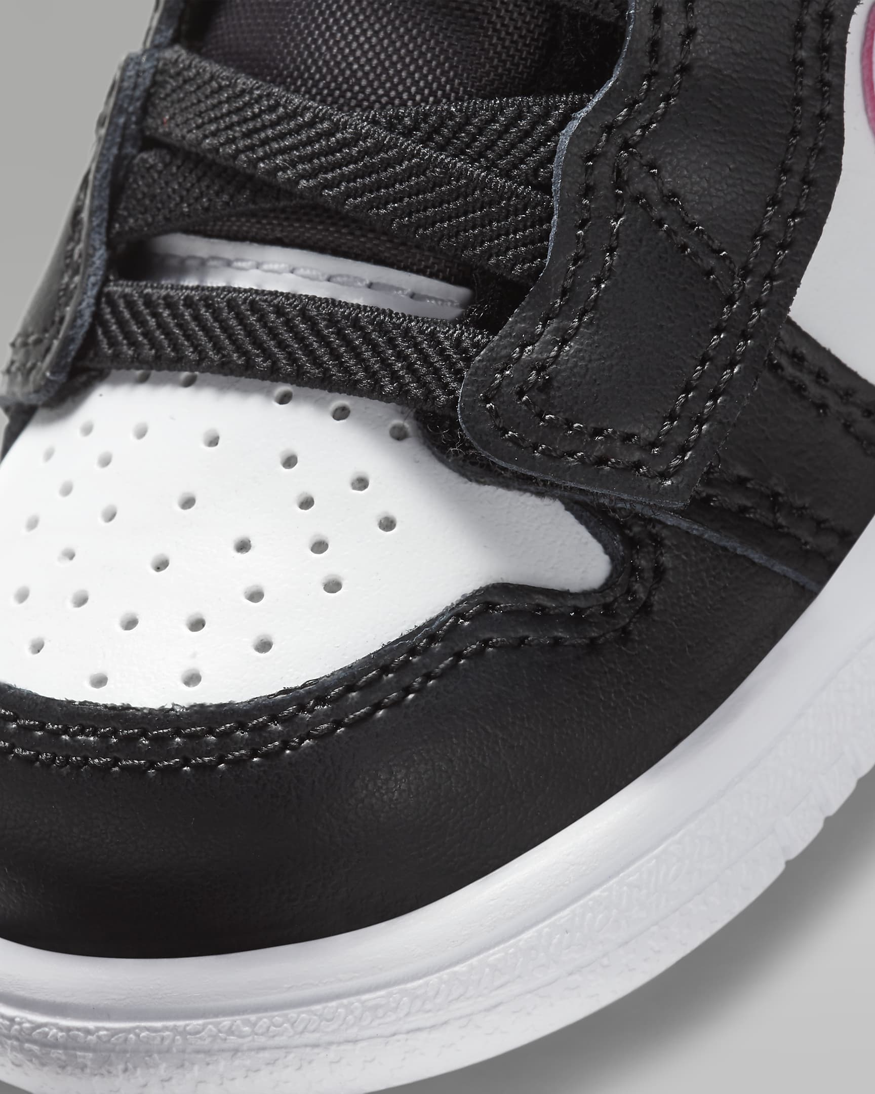 Jordan 1 Mid Alt Infant/Toddler Shoes. Nike JP