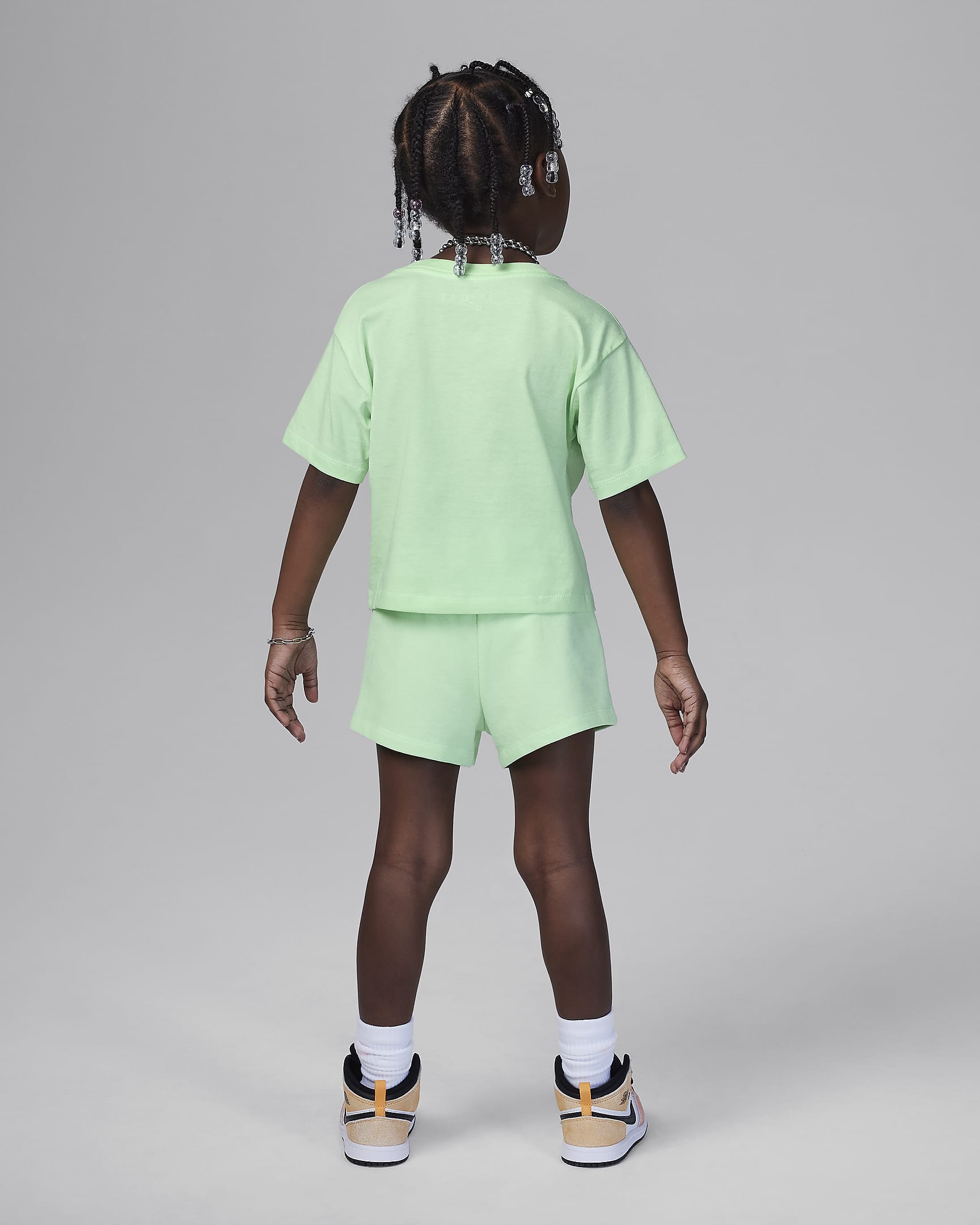 Conjunto de shorts y playera infantil Jordan - Verde vapor