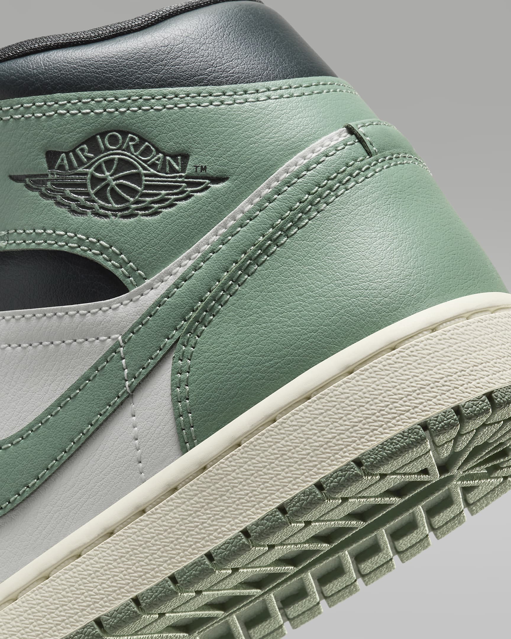 Air Jordan 1 Mid Shoes - Sail/Anthracite/Jade Smoke