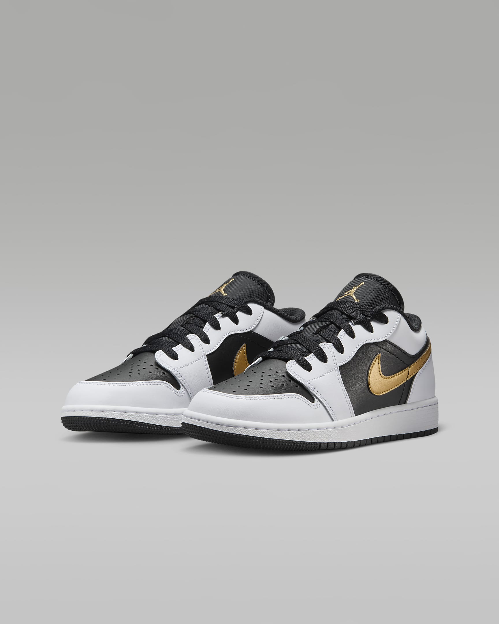 Tenis para niños grandes Air Jordan 1 Low - Blanco/Negro/Oro metalizado