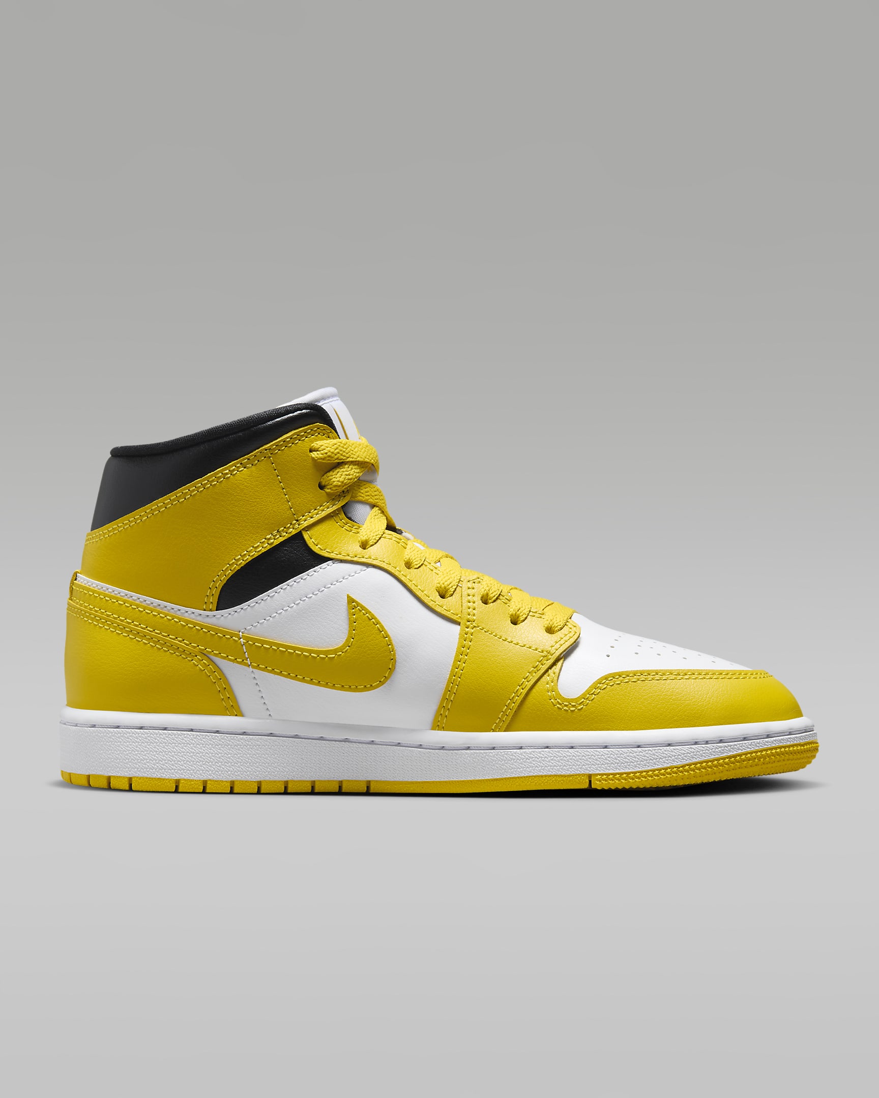 Sapatilhas Air Jordan 1 Mid para mulher - Branco/Preto/Vivid Sulfur