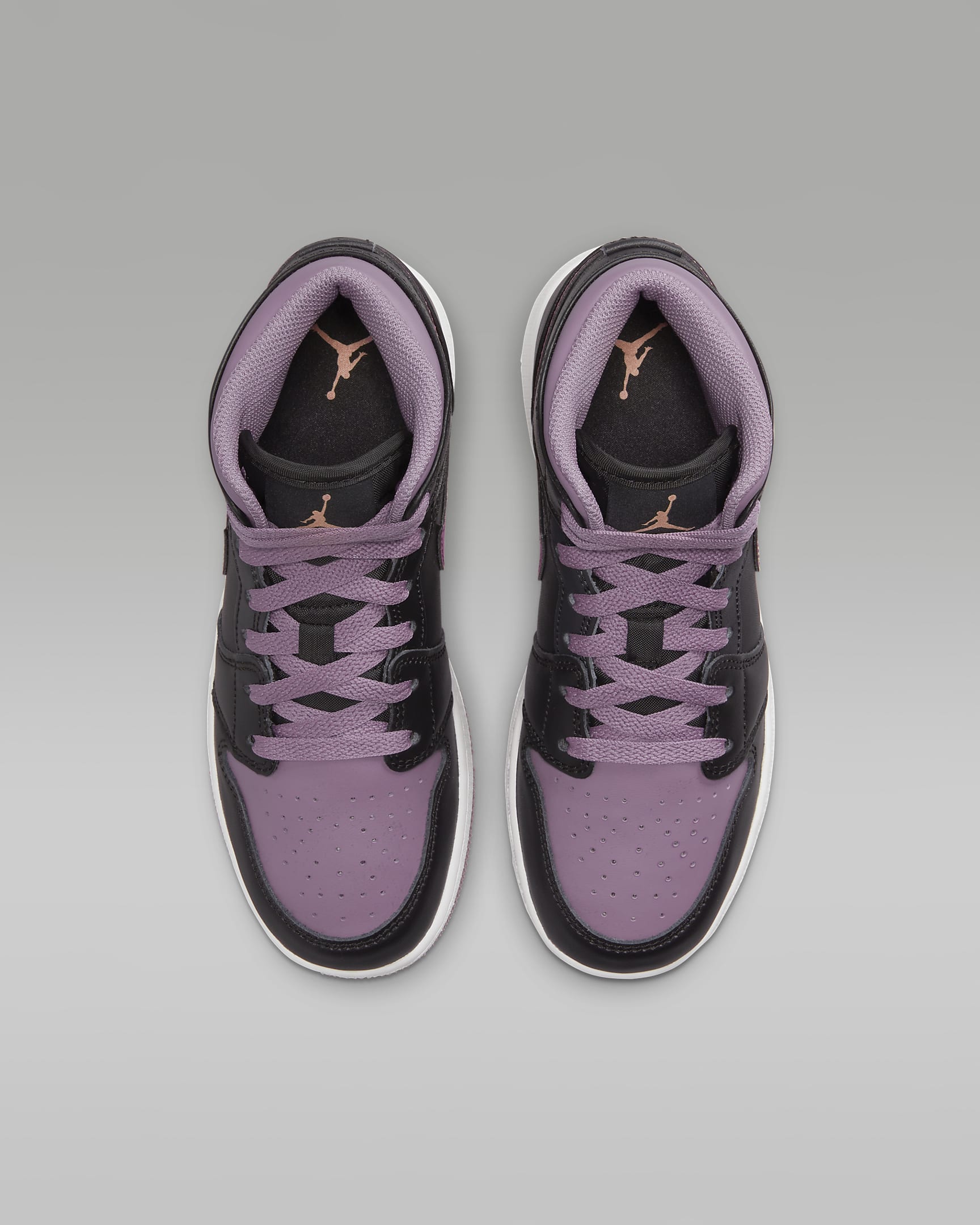 Air Jordan 1 Mid SE Older Kids' Shoes. Nike PT