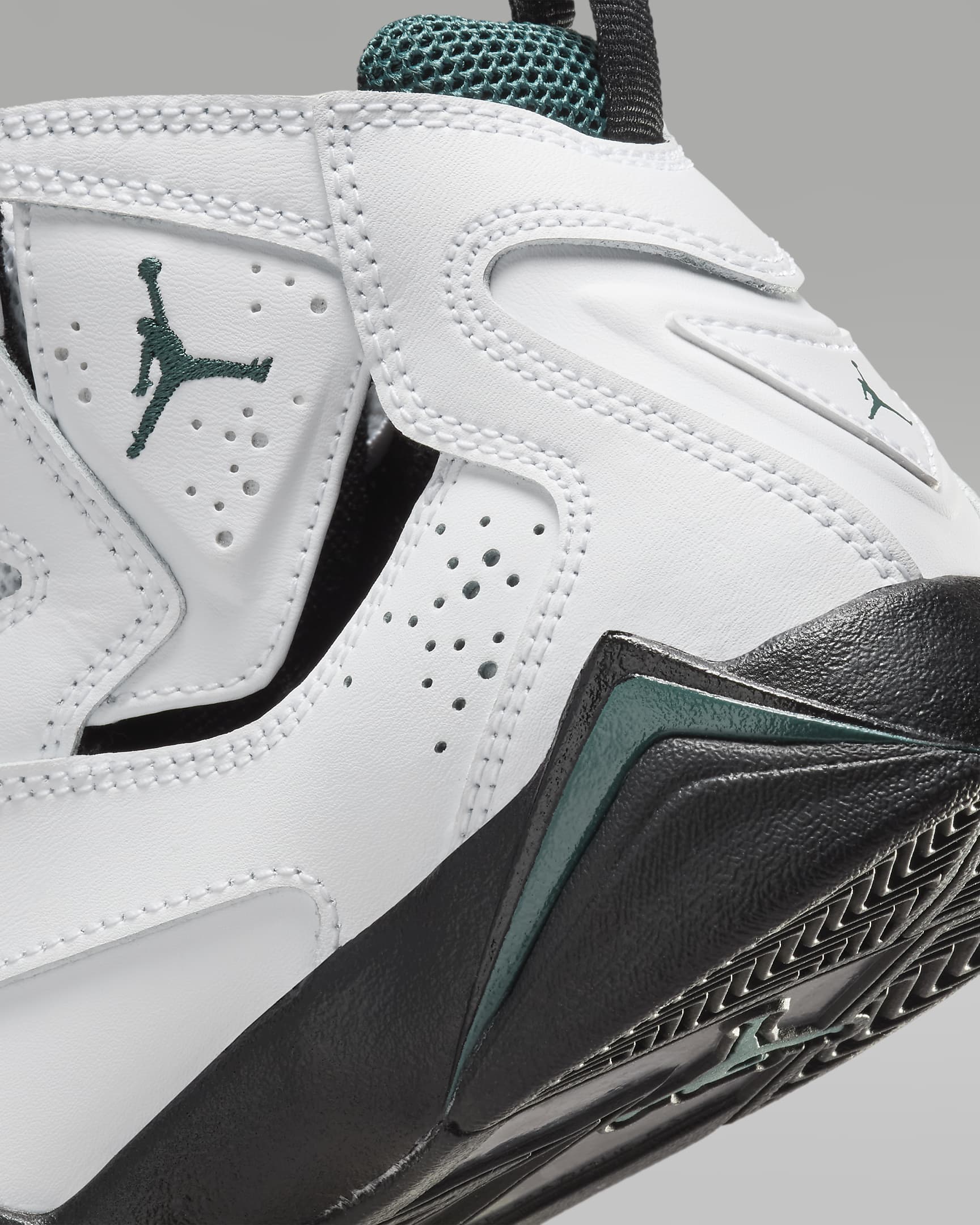 Jordan True Flight Older Kids' Shoes - White/Oxidised Green/Black