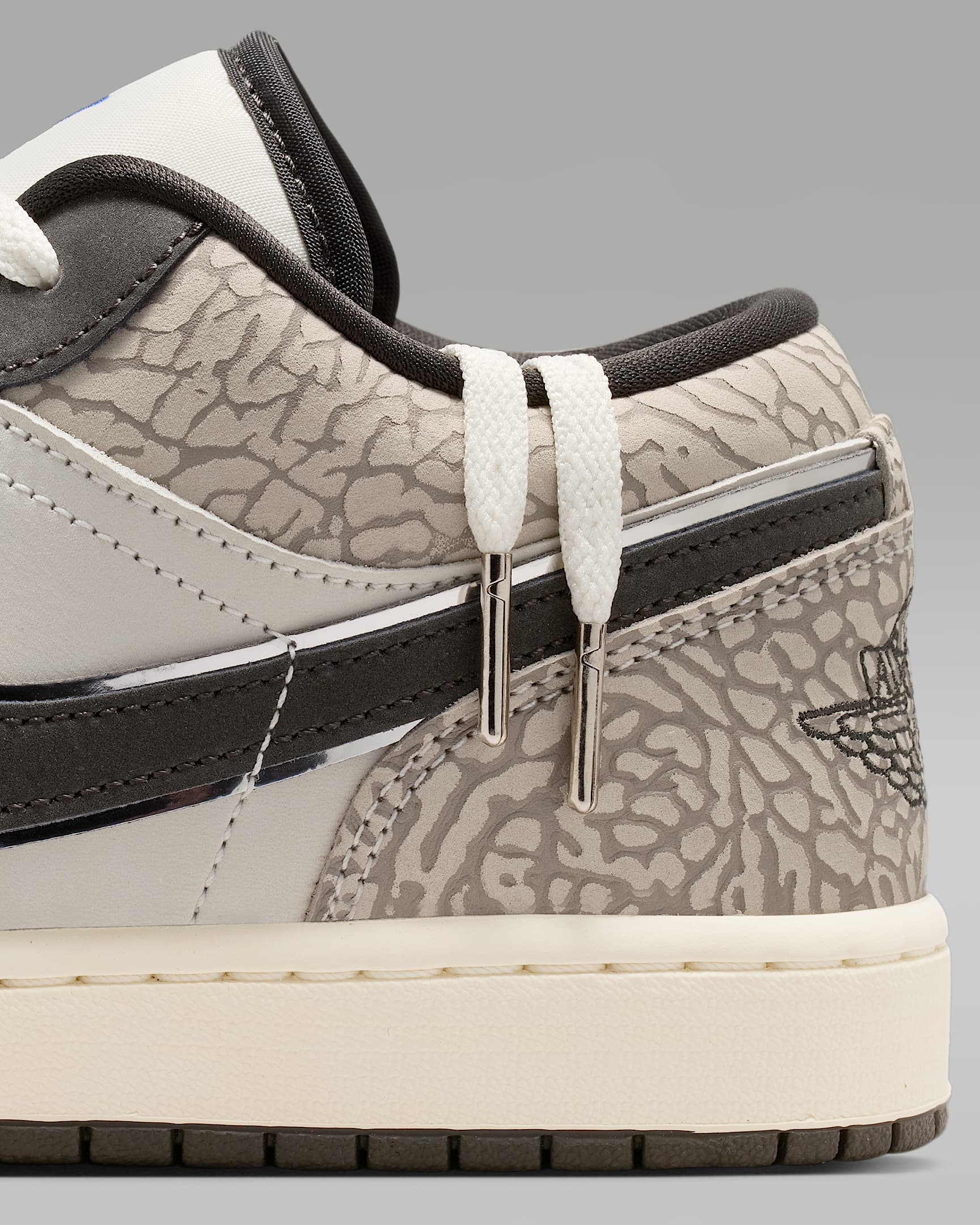 Air Jordan 1 Low SE Men's Shoes - Sail/Deep Pewter/Gamma Grey/Game Royal