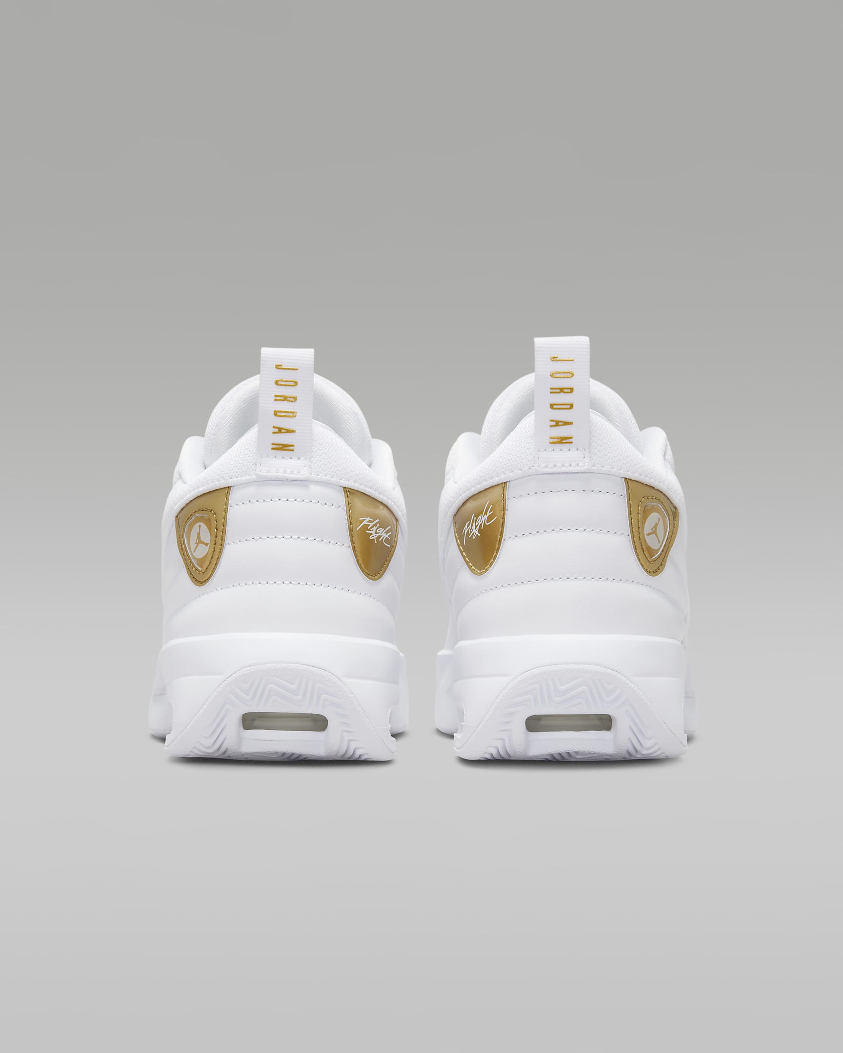 Jordan Max Aura 6 Women's Shoes - White/Metallic Gold