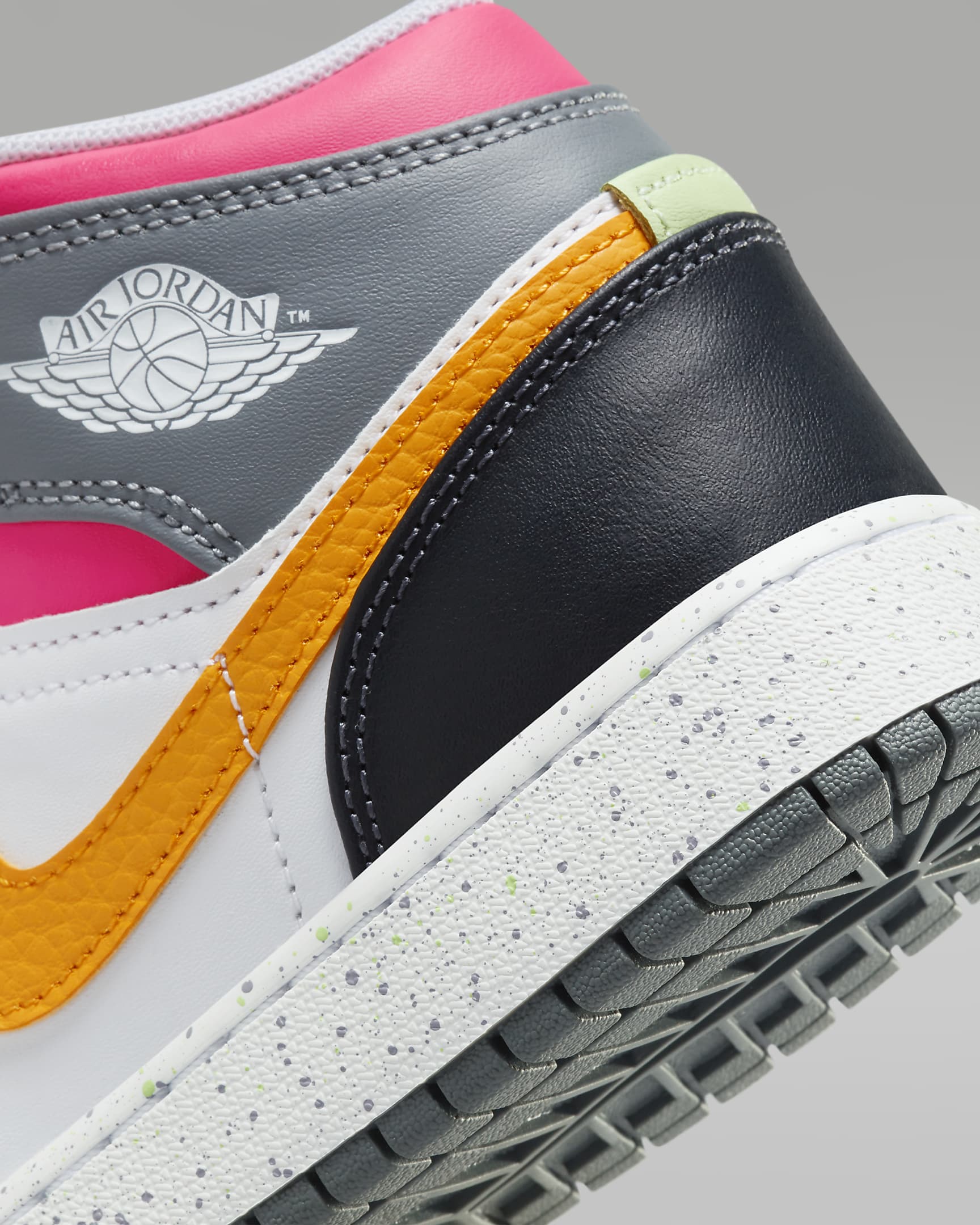 Air Jordan 1 Mid SE Older Kids' Shoes - White/Dark Shadow/Hyper Pink/Taxi