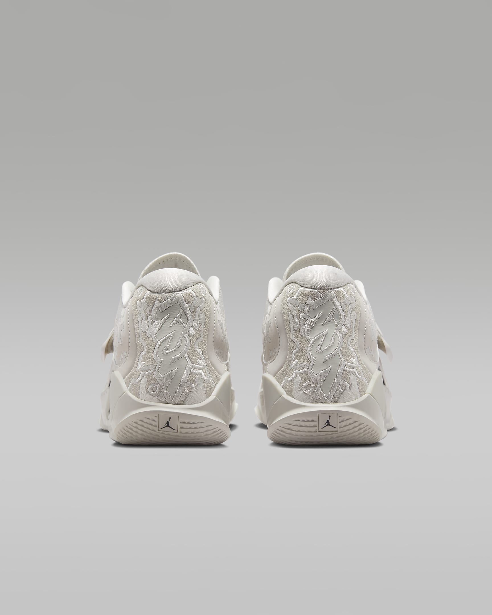 Zion 3 M.U.D. "Light Bone" SE Basketball Shoes - Light Bone/Sail/Volt/Light Bone