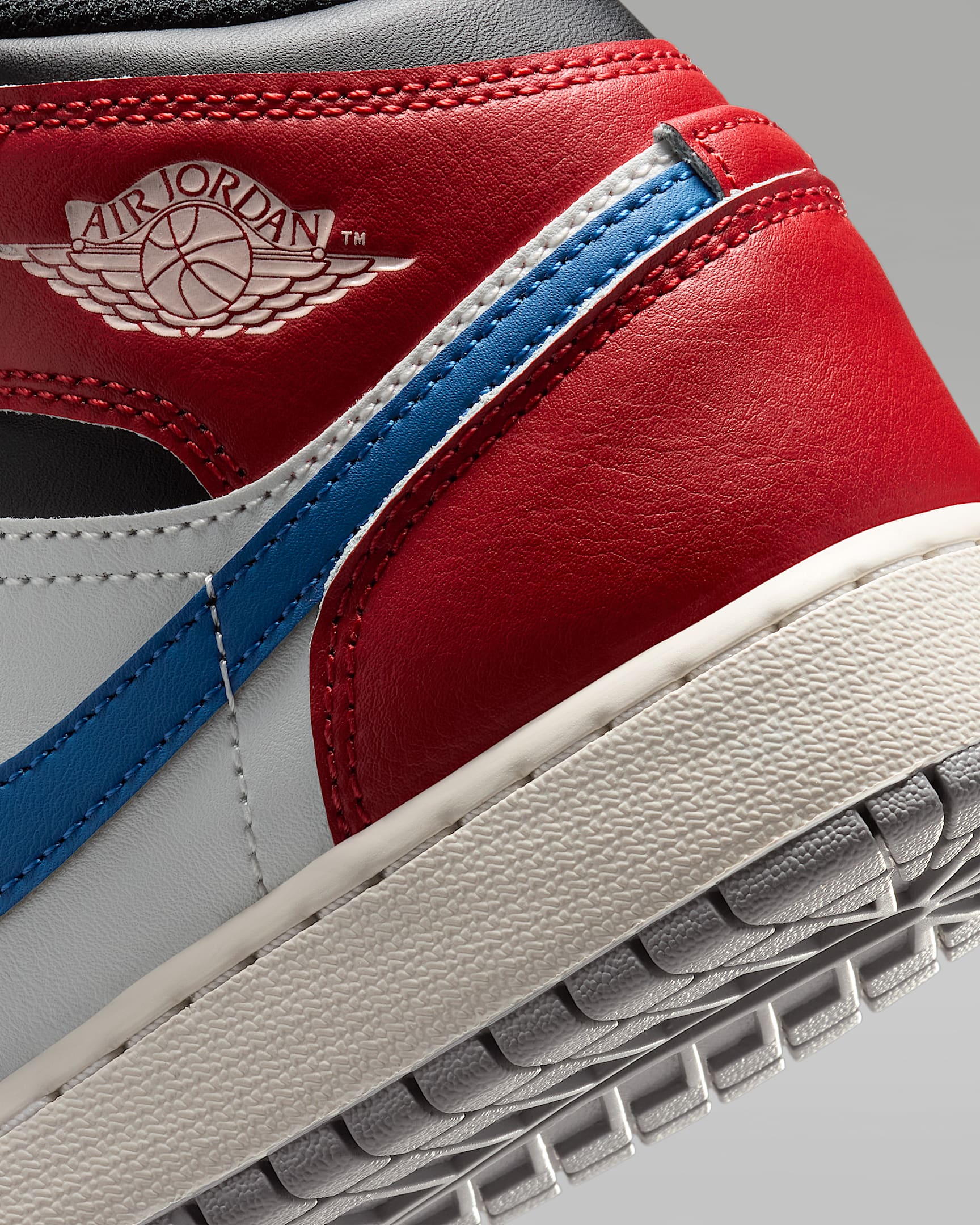 Air Jordan 1 Mid Older Kids' Shoes - True Blue/Varsity Red/Black/Summit White