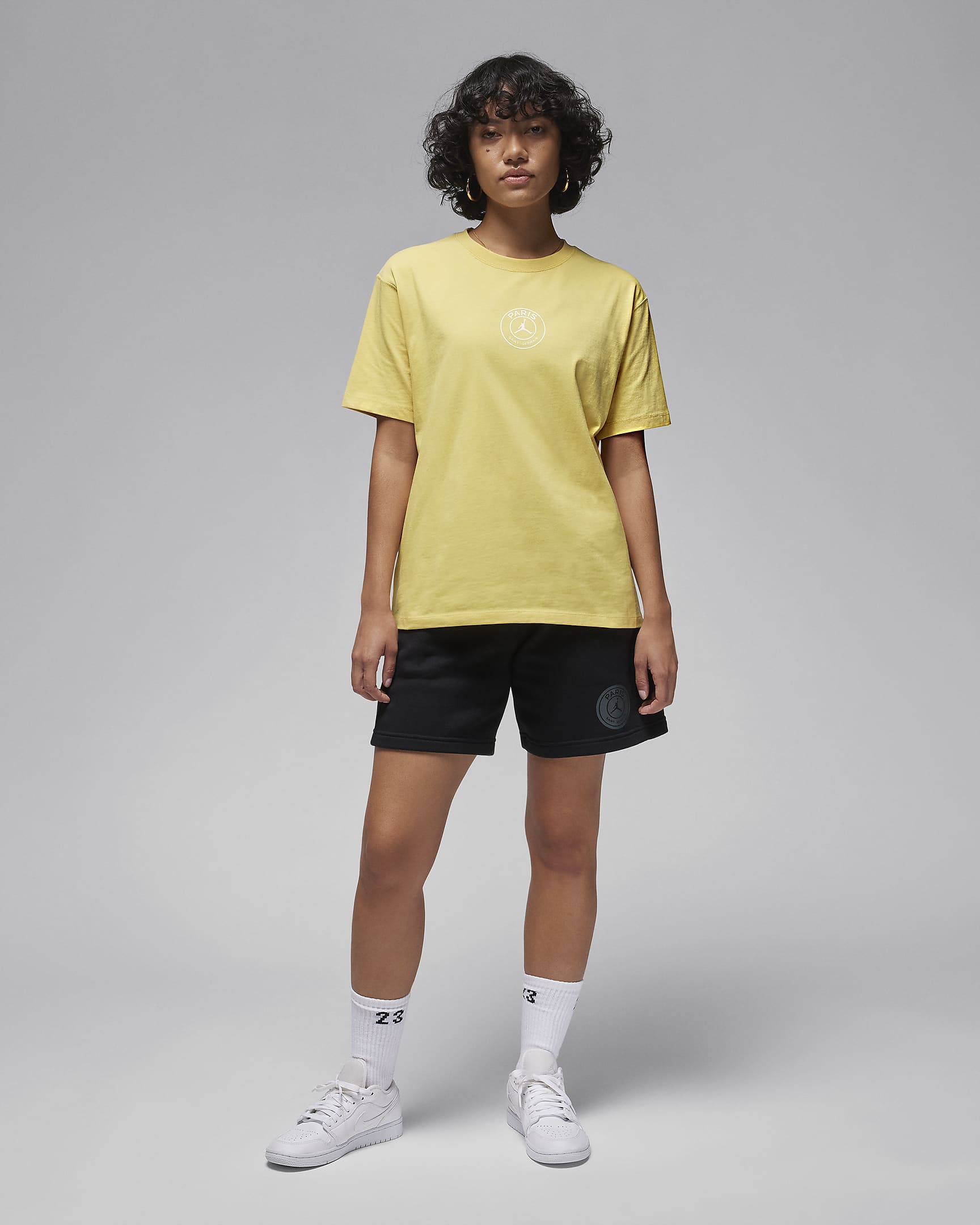 Paris Saint-Germain Women's Jordan Football Graphic T-Shirt - Saturn Gold