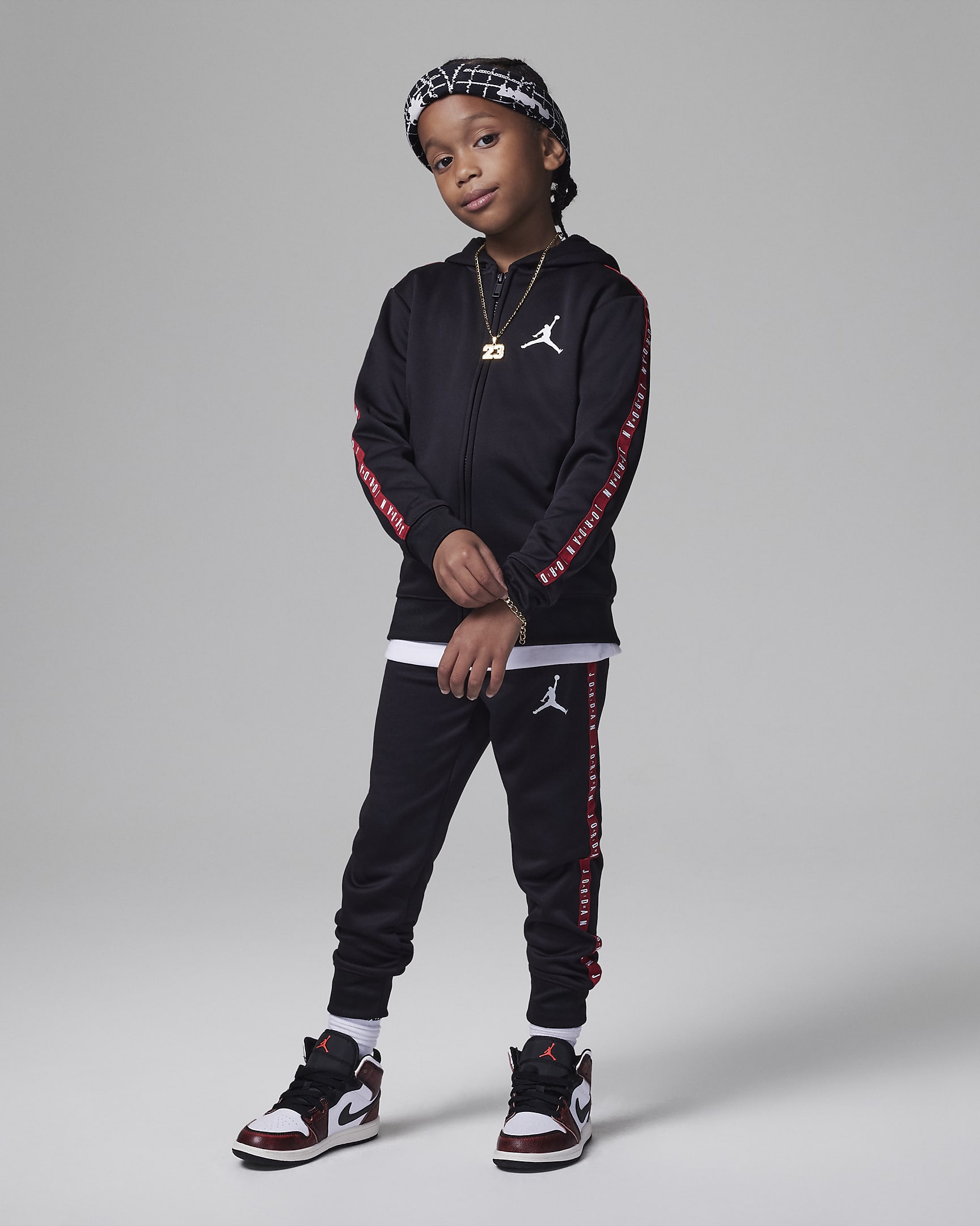 Air Jordan Therma Taping Set Little Kids 2Piece Hoodie Set.