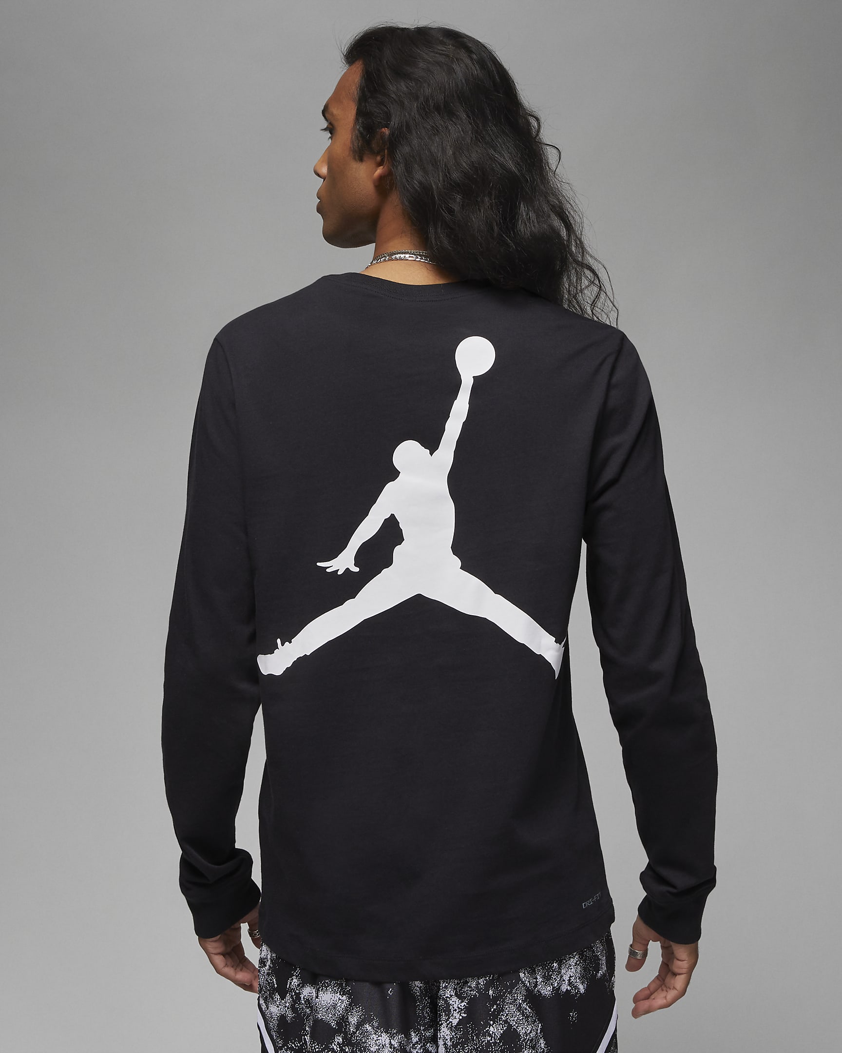 Jordan Dri-FIT Sport Men's Graphic Long-Sleeve T-Shirt. Nike MY