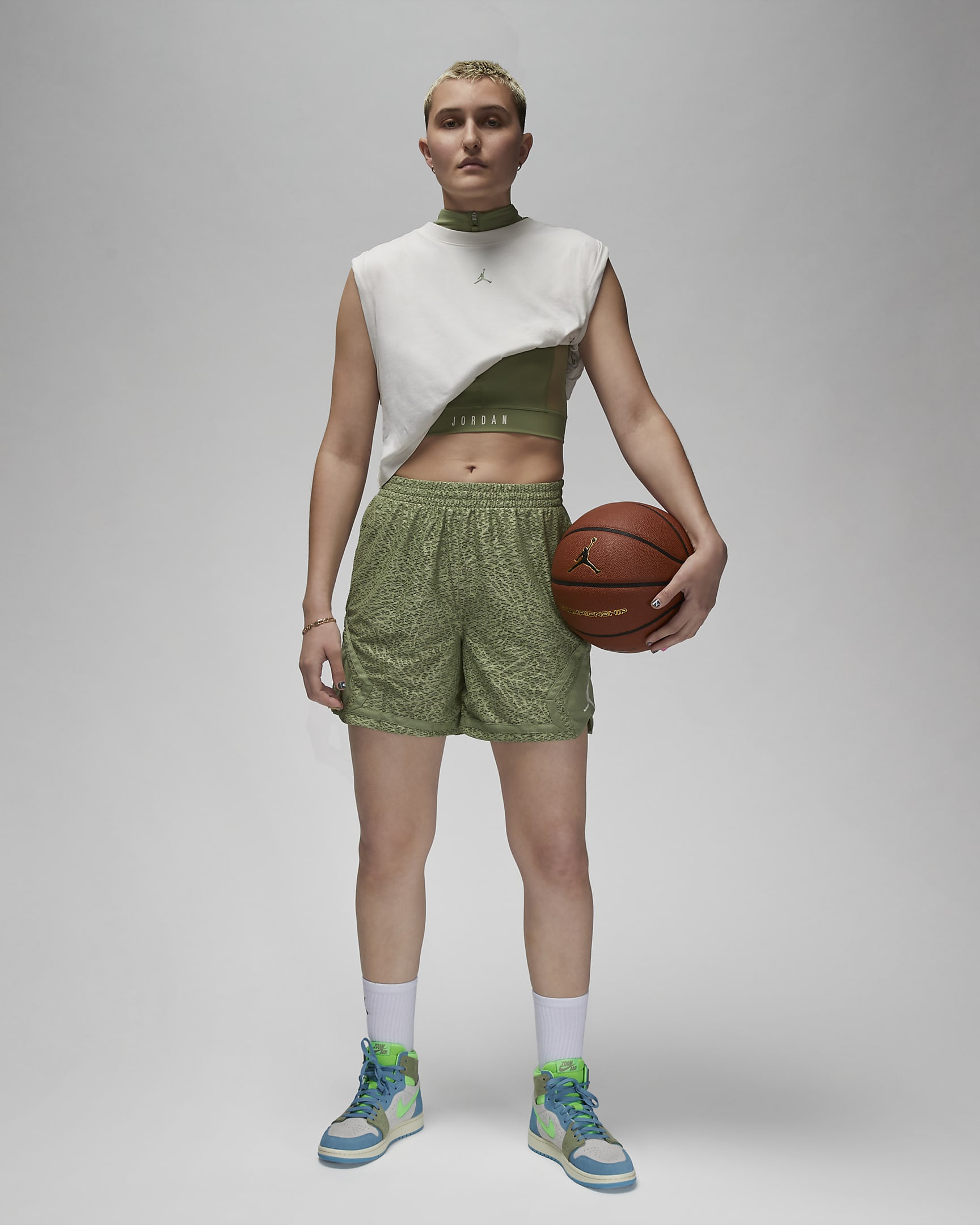 Jordan Sport Women's Diamond Shorts. Nike SE