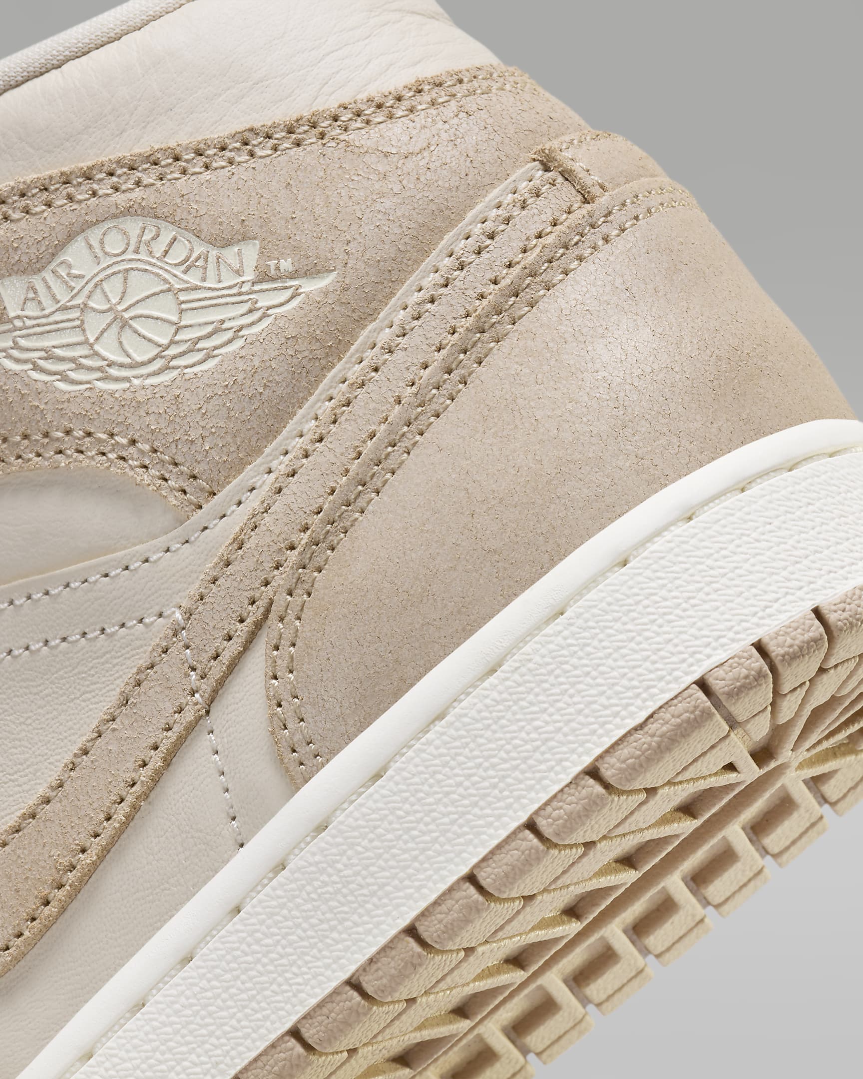 Air Jordan 1 Mid SE Women's Shoes - Legend Light Brown/Sail/Legend Medium Brown