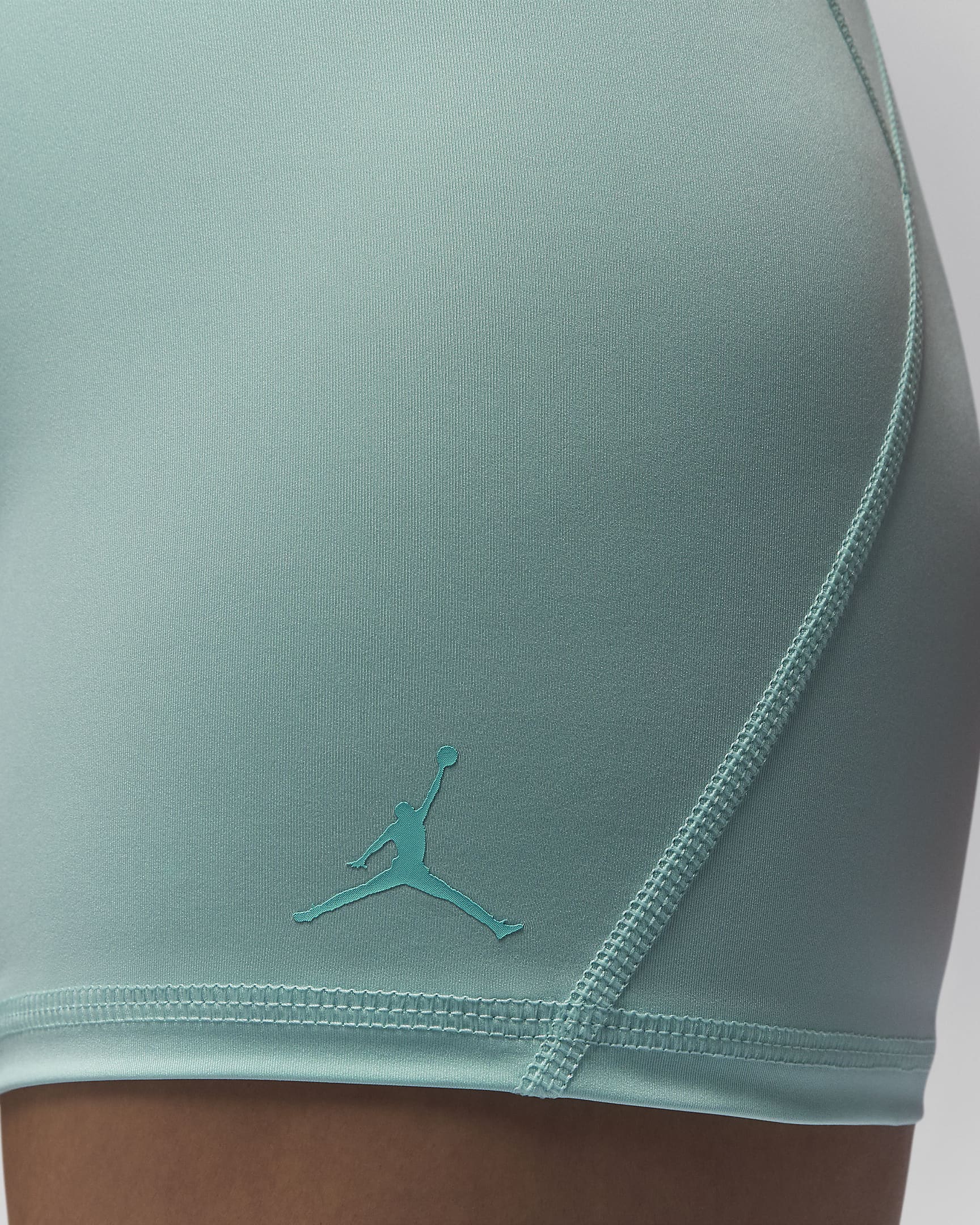 Jordan Sport Women's 5" Shorts - Light Dew/Hyper Turquoise