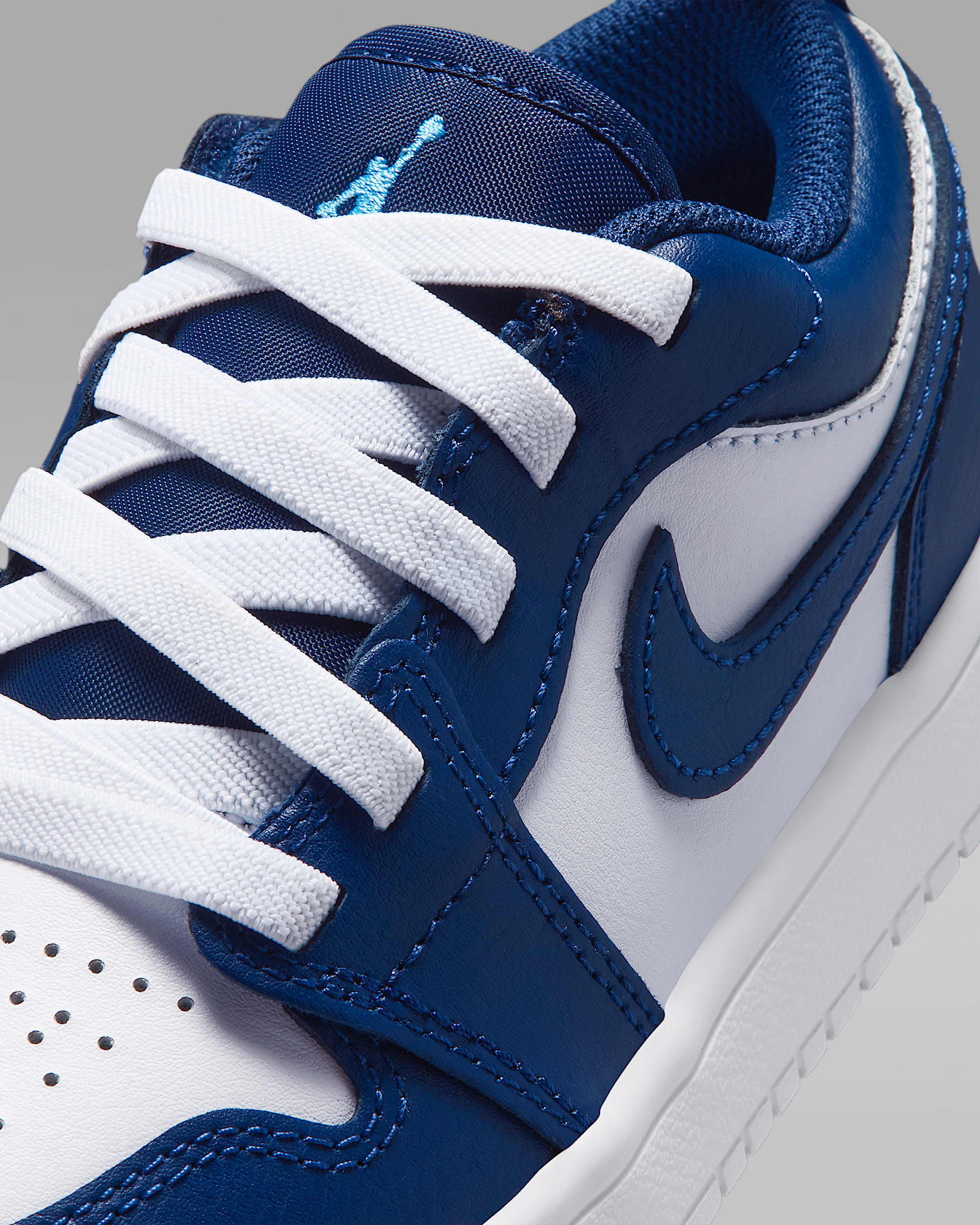Jordan 1 Low Alt Younger Kids' Shoes - Midnight Navy/White/University Blue