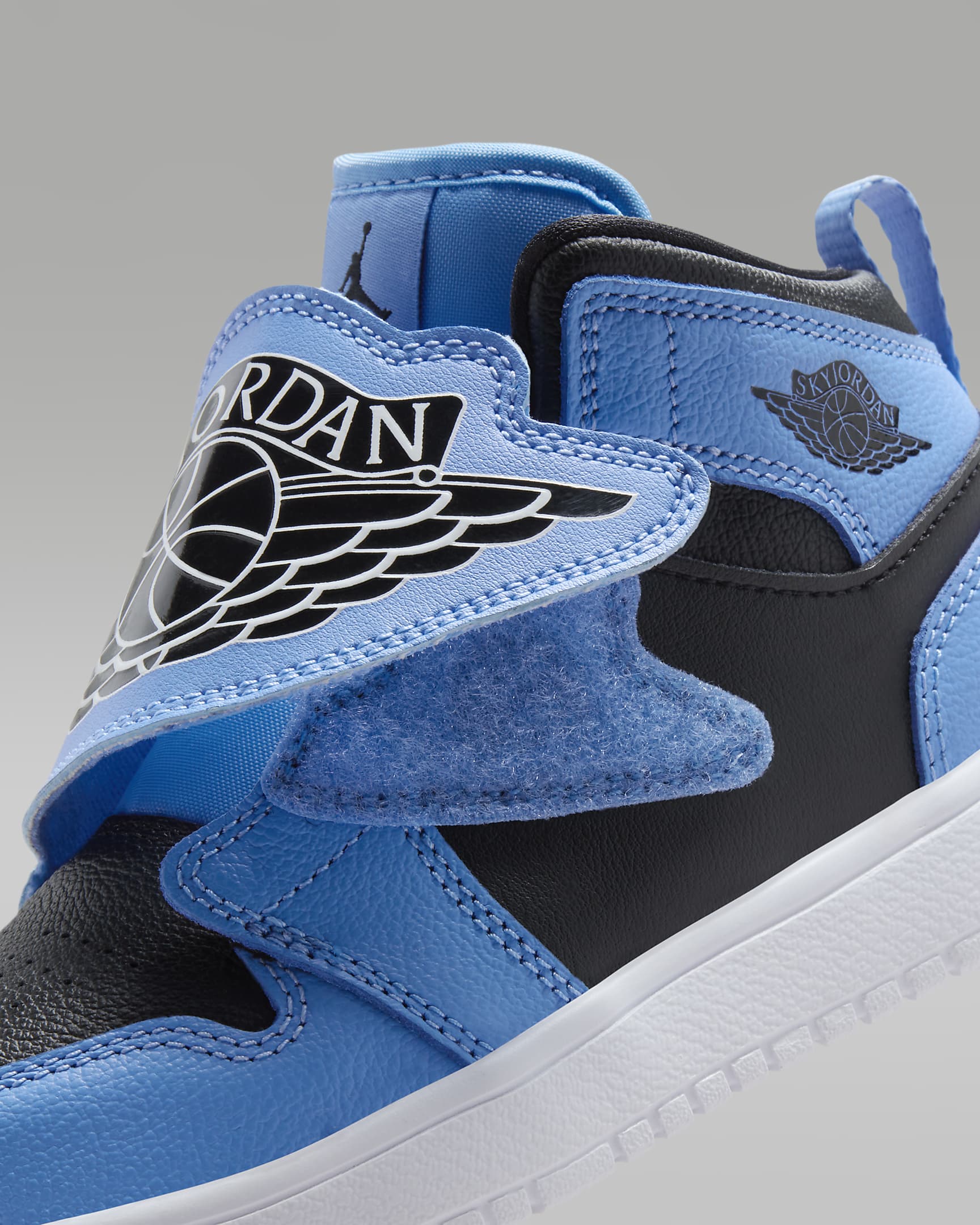 Sky Jordan 1 Younger Kids' Shoe - University Blue/White/Black