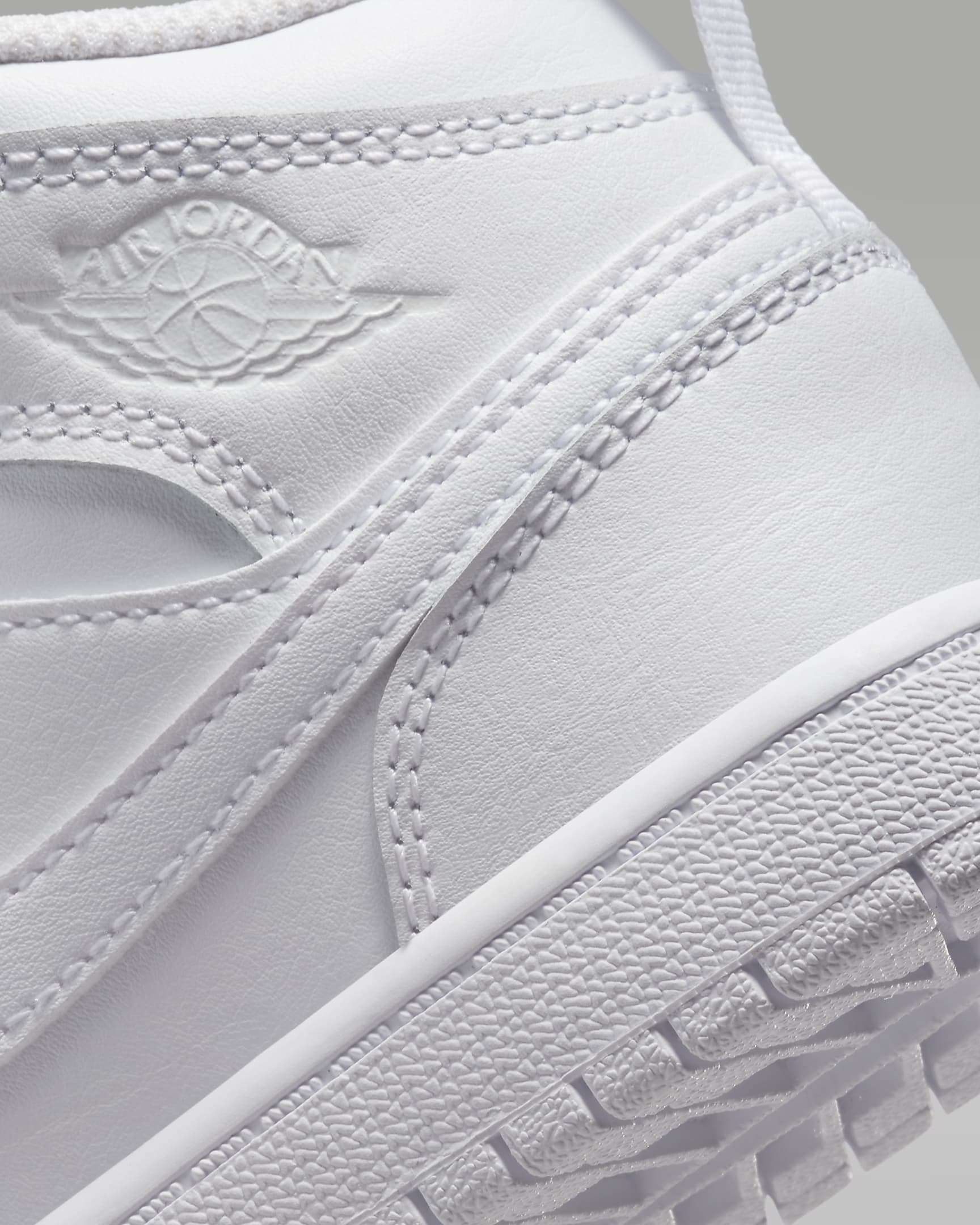 jordan1 mid junior