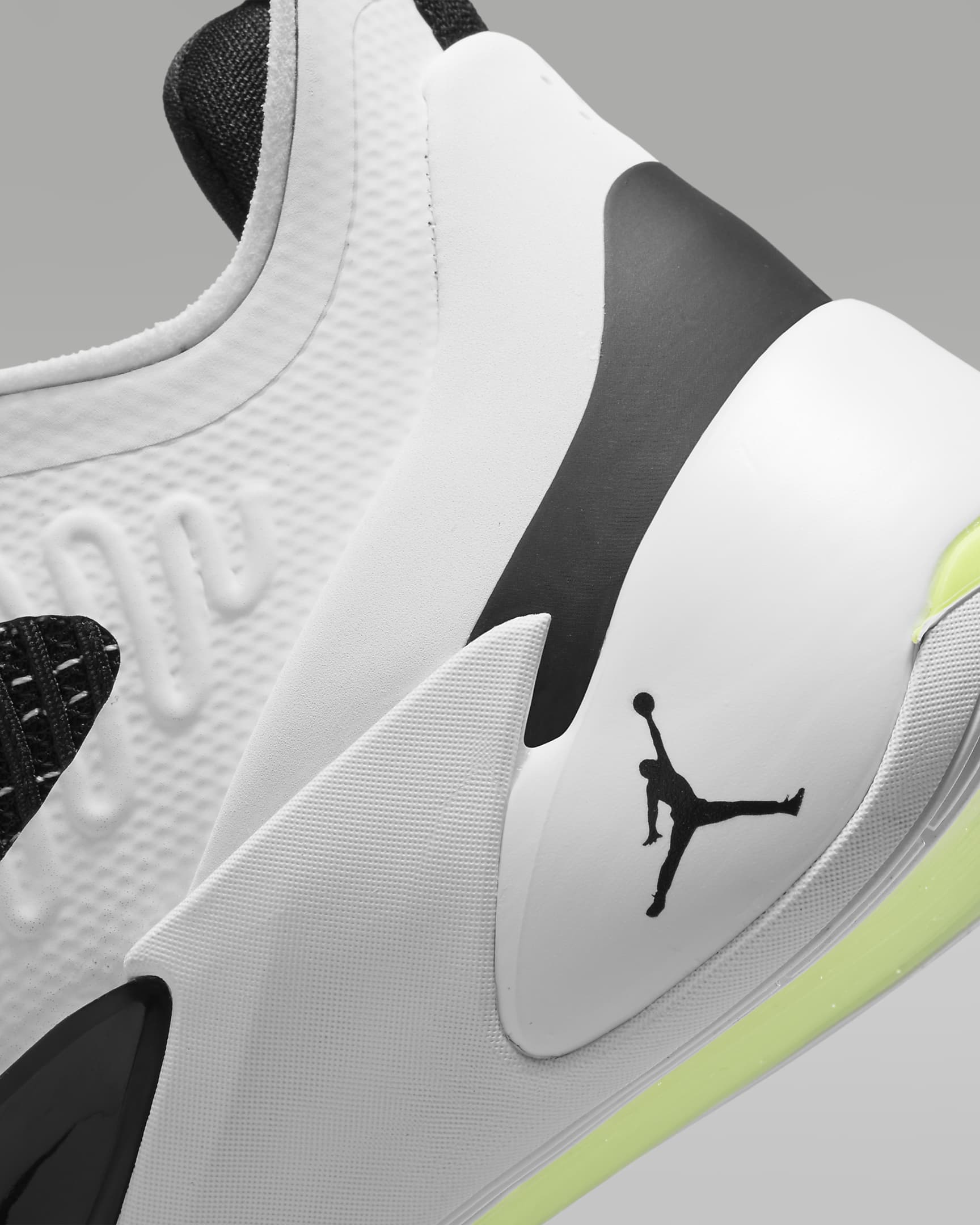 Luka 1 PF Men's Basketball Shoes. Nike IN