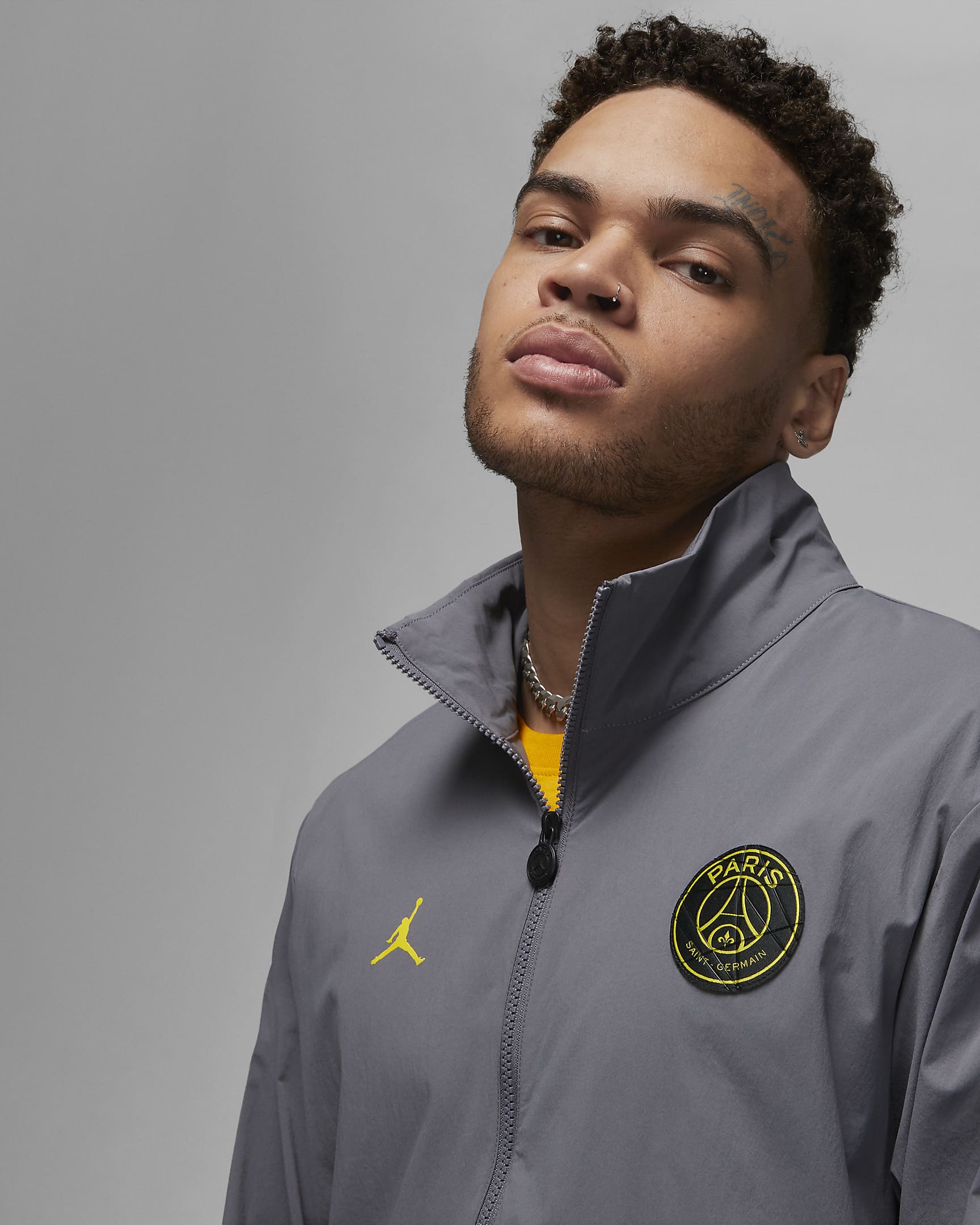 Paris Saint-Germain Men's Woven Jacket. Nike BG