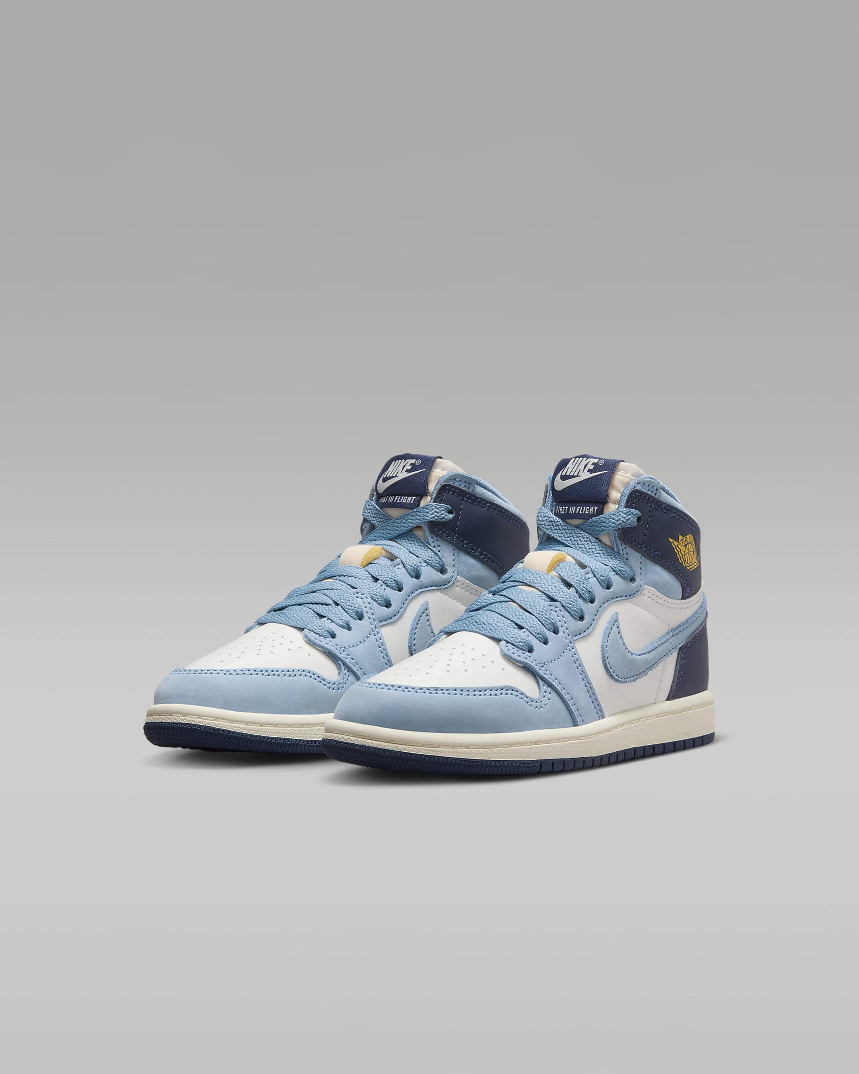 Jordan 1 Retro High OG 'First in Flight' Younger Kids' Shoes - University Blue/Sail/Midnight Navy/University Gold