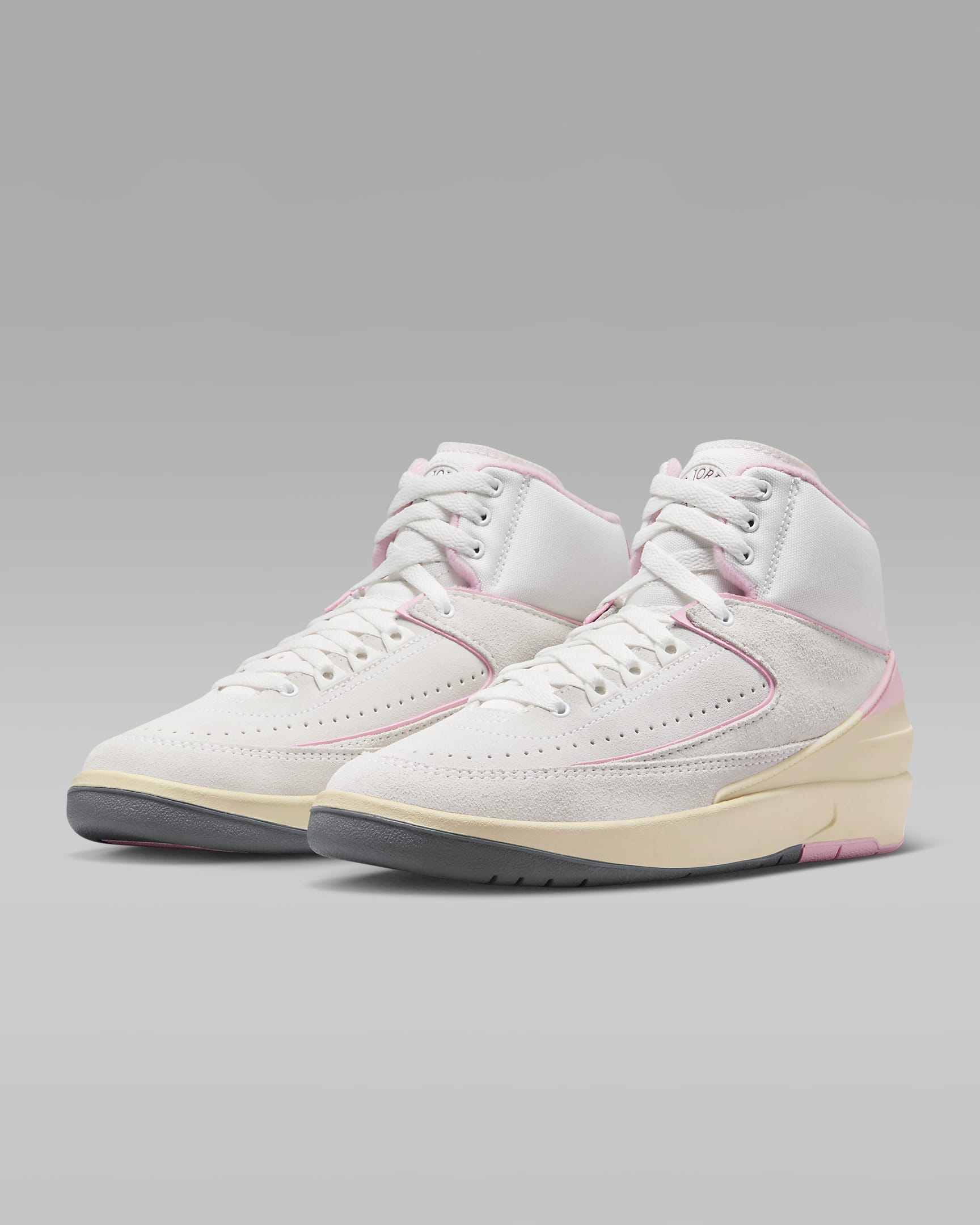 Air Jordan 2 Retro Women's Shoes - Summit White/Medium Soft Pink/Muslin/Gym Red