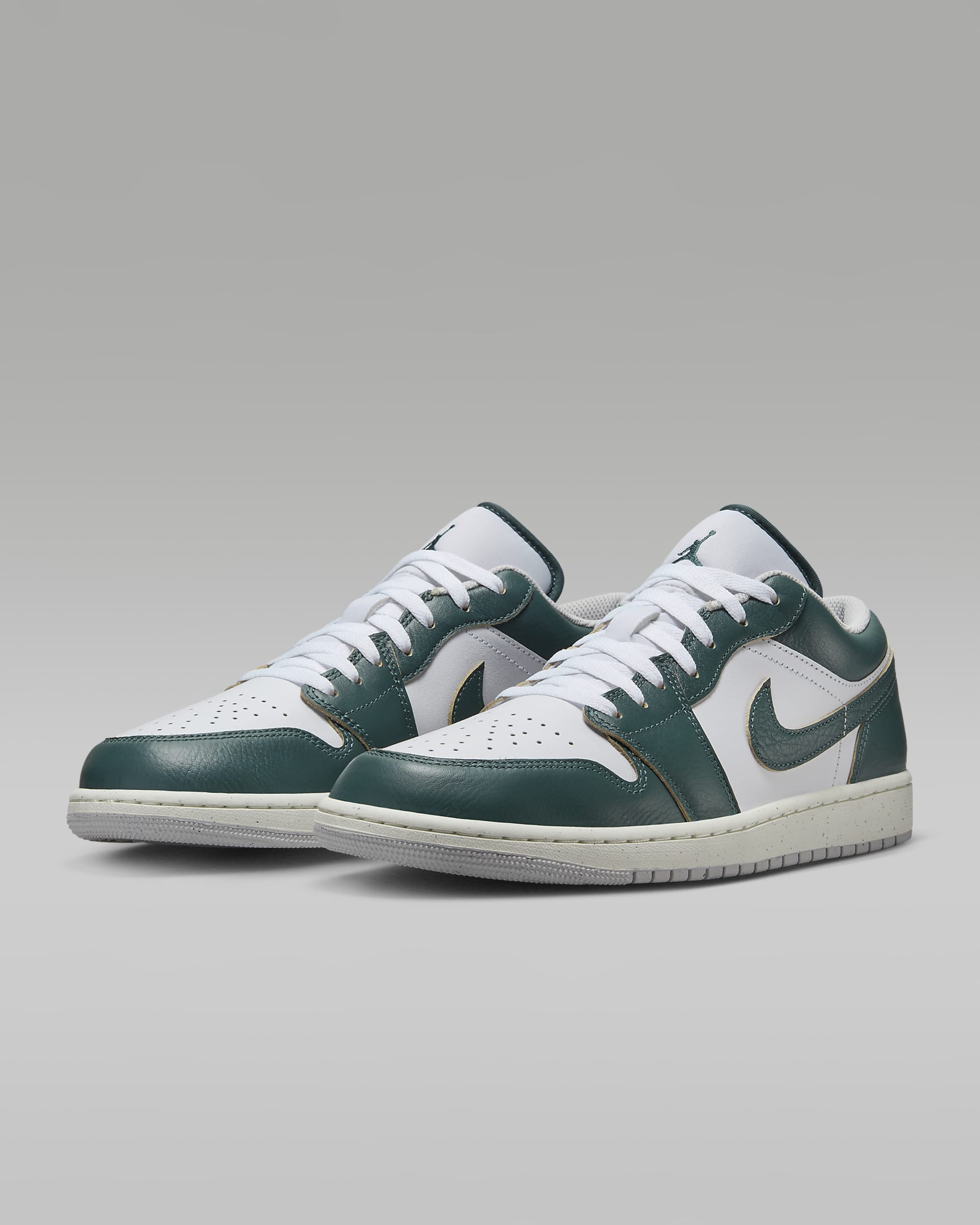 Air Jordan 1 Low SE Men's Shoes - Oxidised Green/White/Sail/Oxidised Green