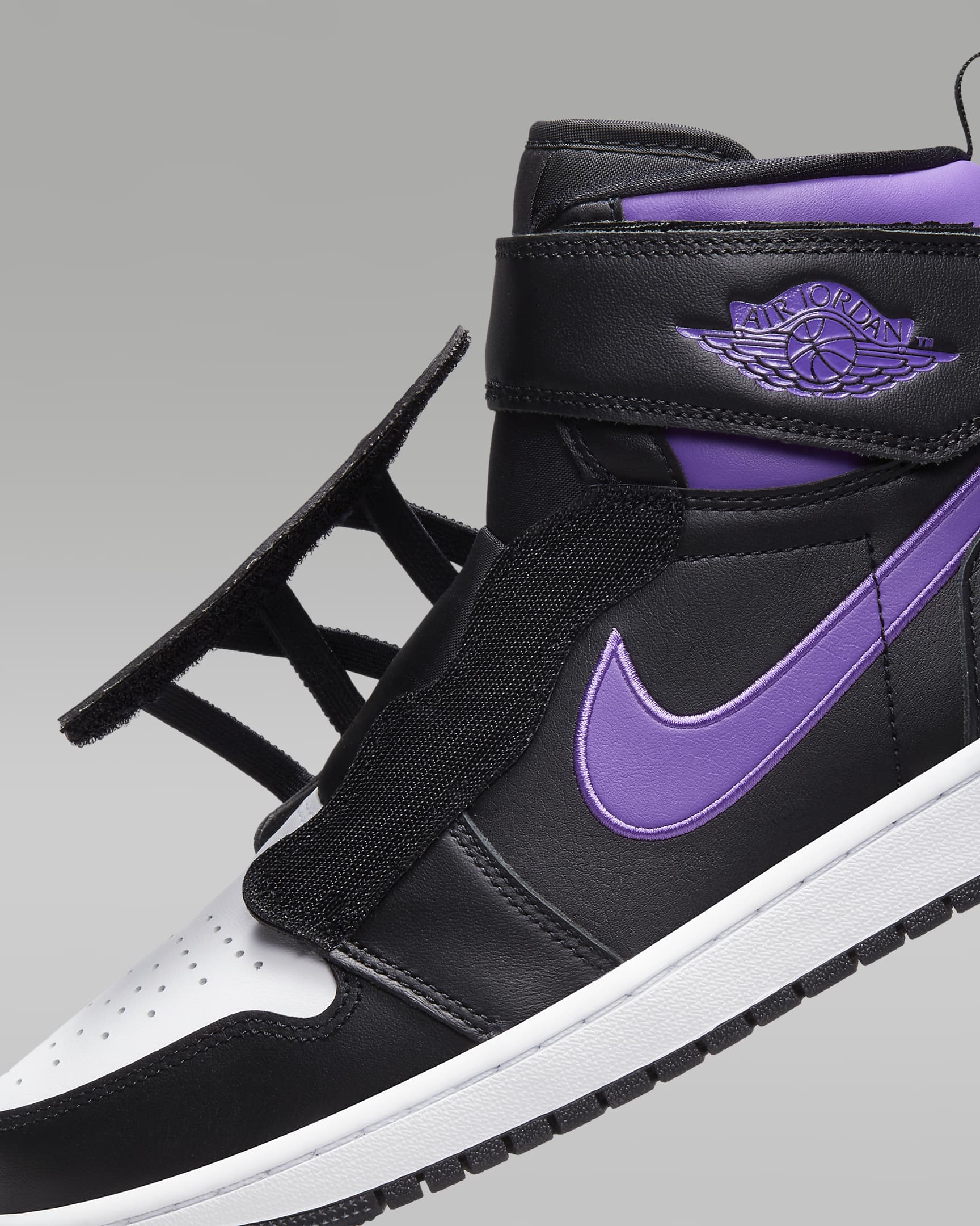 Air Jordan 1 Hi FlyEase Men's Shoes. Nike BG