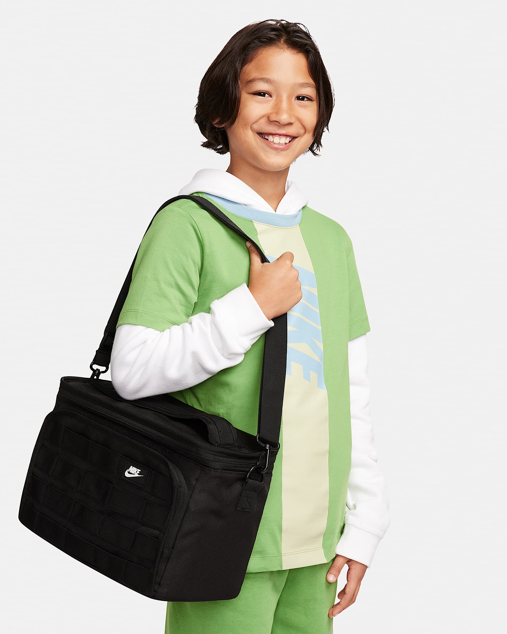 Nike Sportswear Plus Lunch Bag (9L) - Black