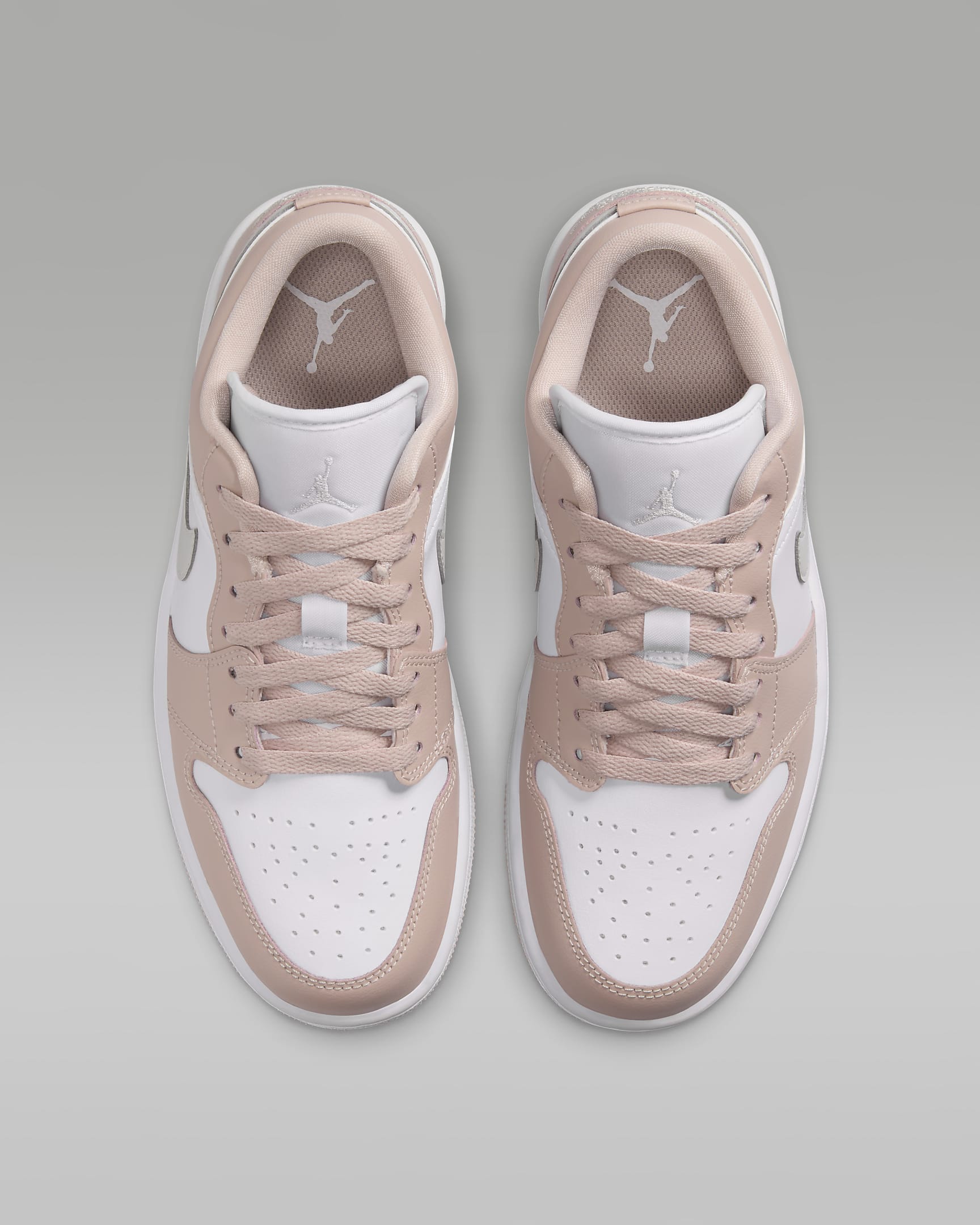 Dámská bota Air Jordan 1 Low - Bílá/Particle Beige/Light Bone