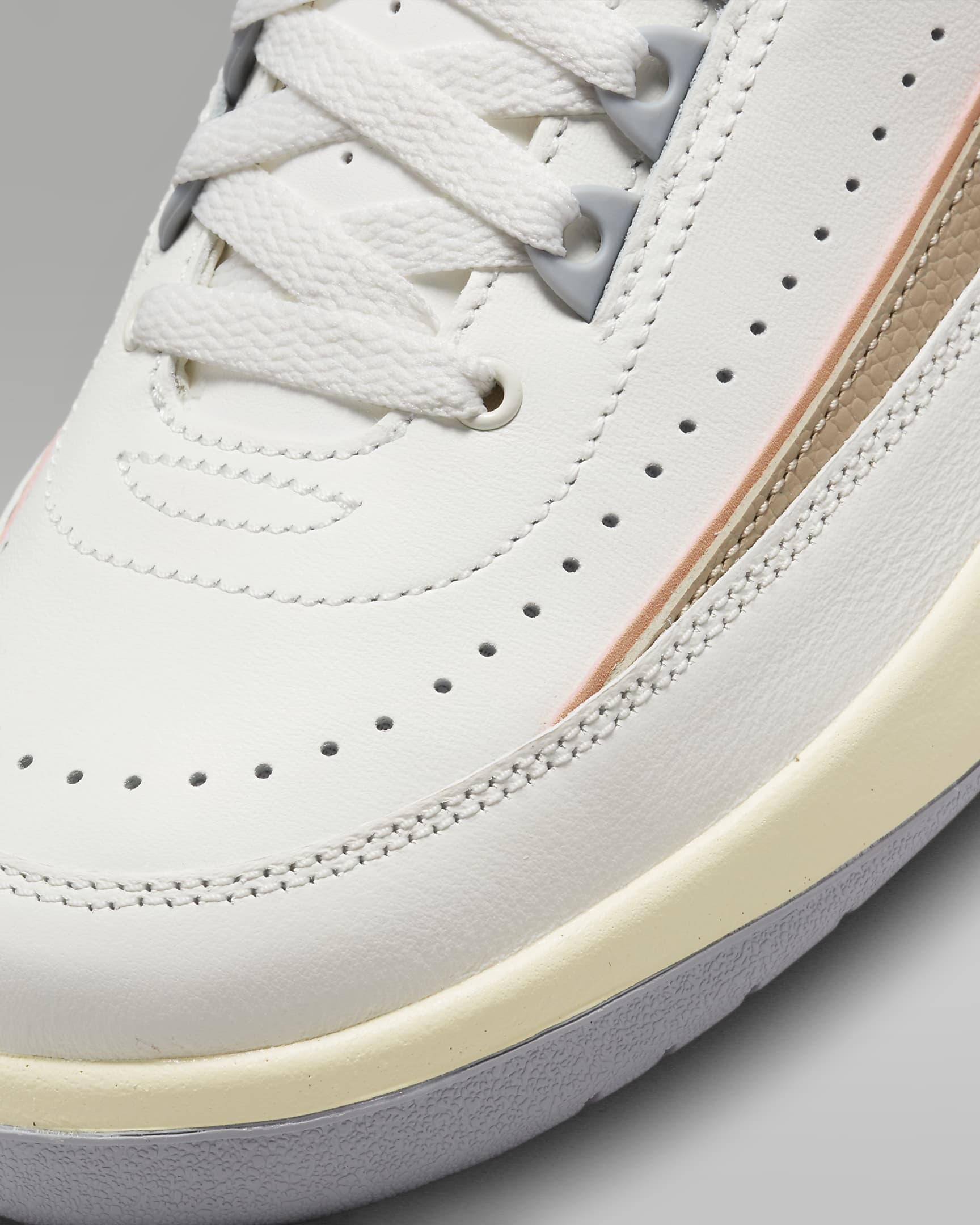 Air Jordan 2 Retro Women's Shoes - Sail/Sunset Haze/Muslin/Desert