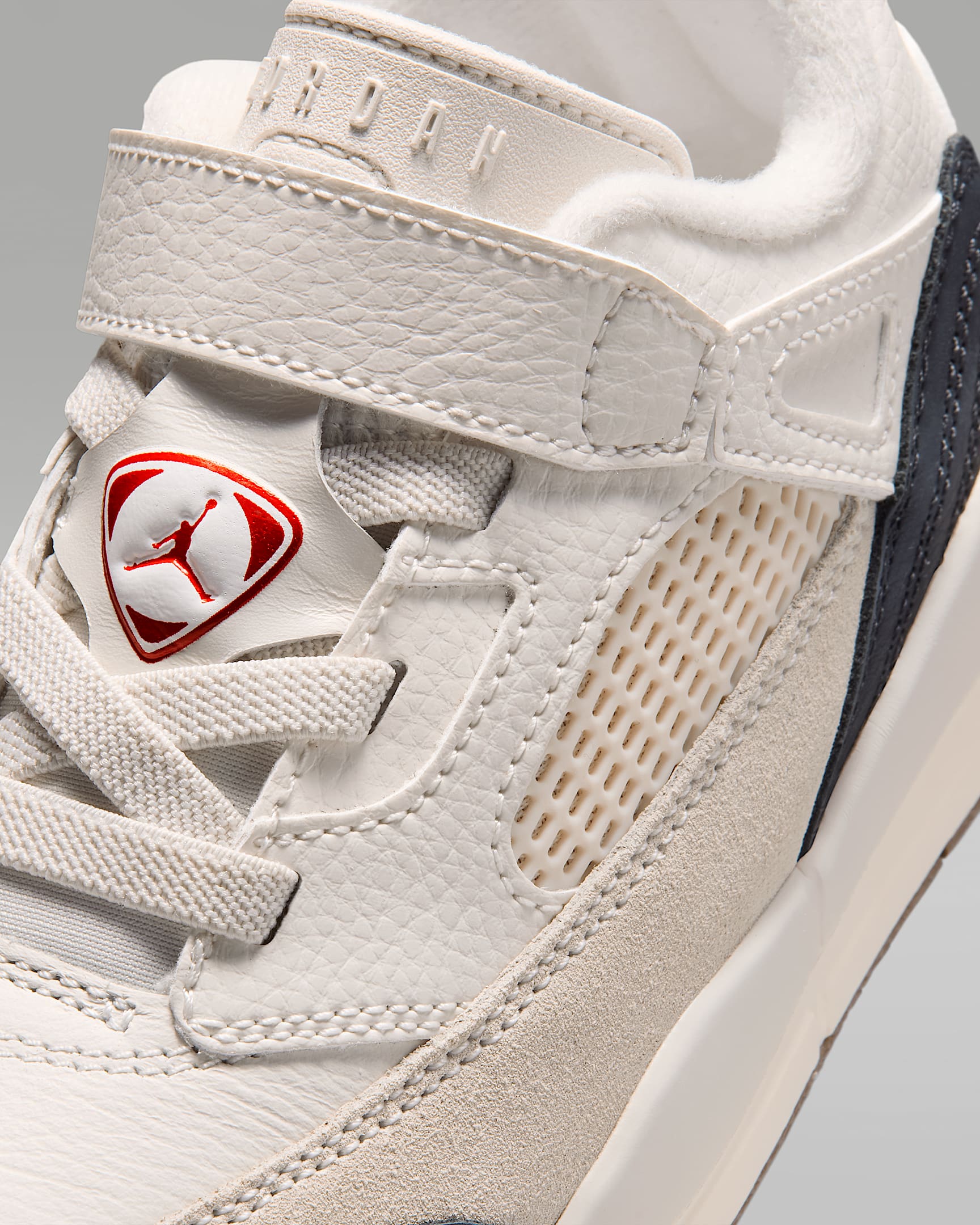 Tenis para niños de preescolar Jordan Spizike Low FC - Fantasma/Vela/Azul eléctrico/Rojo universitario