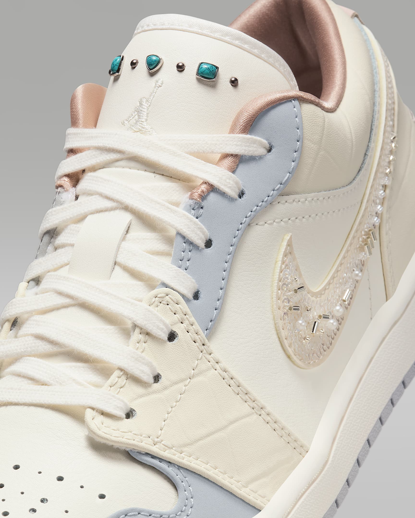 Air Jordan 1 Low Women's Shoes - Sail/Off Noir/Light Smoke Grey/Soft Pearl