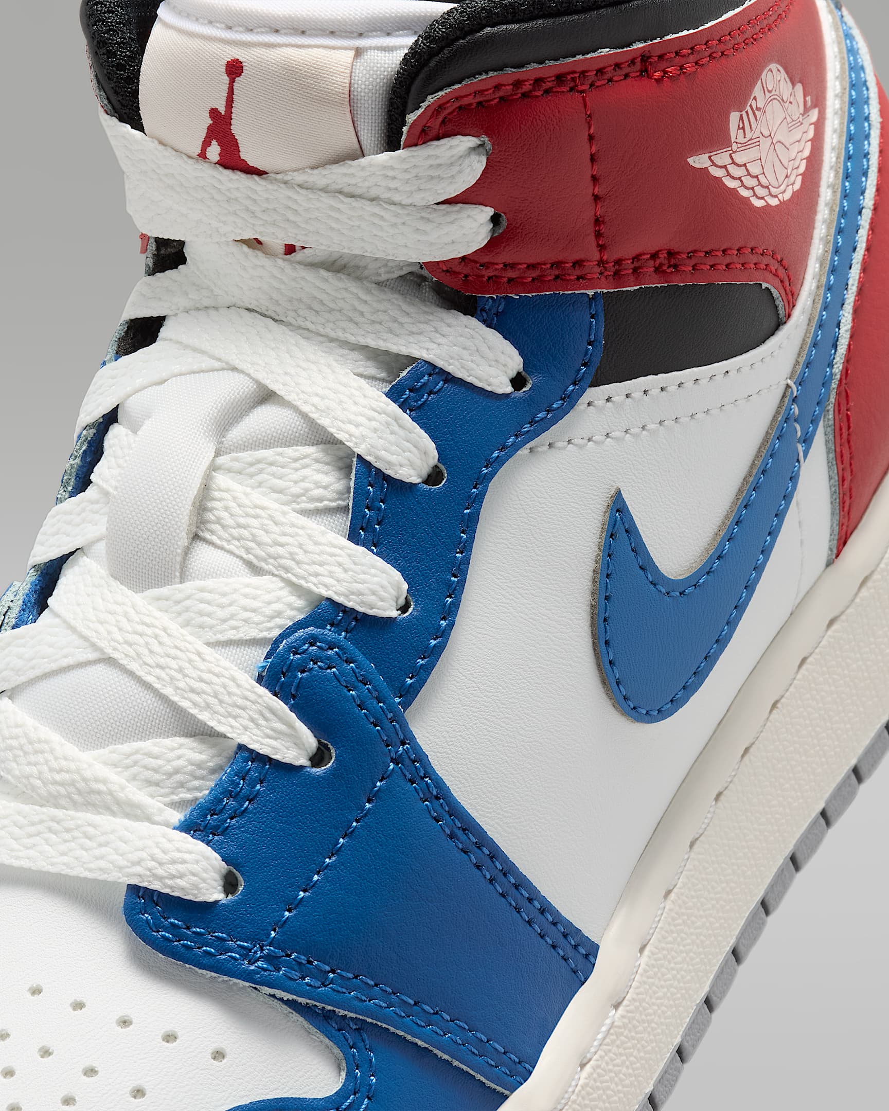 Air Jordan 1 Mid Older Kids' Shoes - True Blue/Varsity Red/Black/Summit White