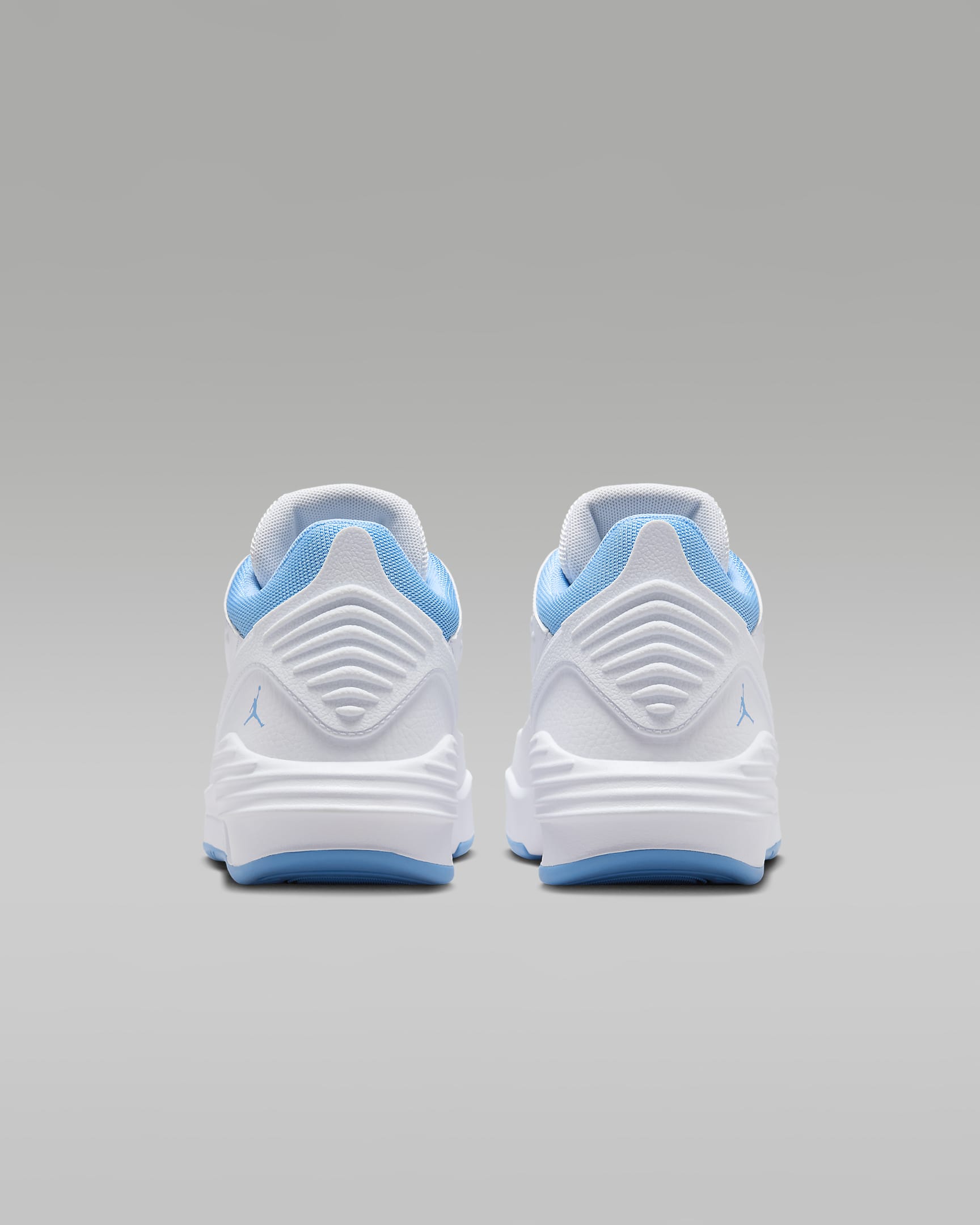 Jordan Max Aura 5 Schuh für ältere Kinder - Weiß/Schwarz/University Blue