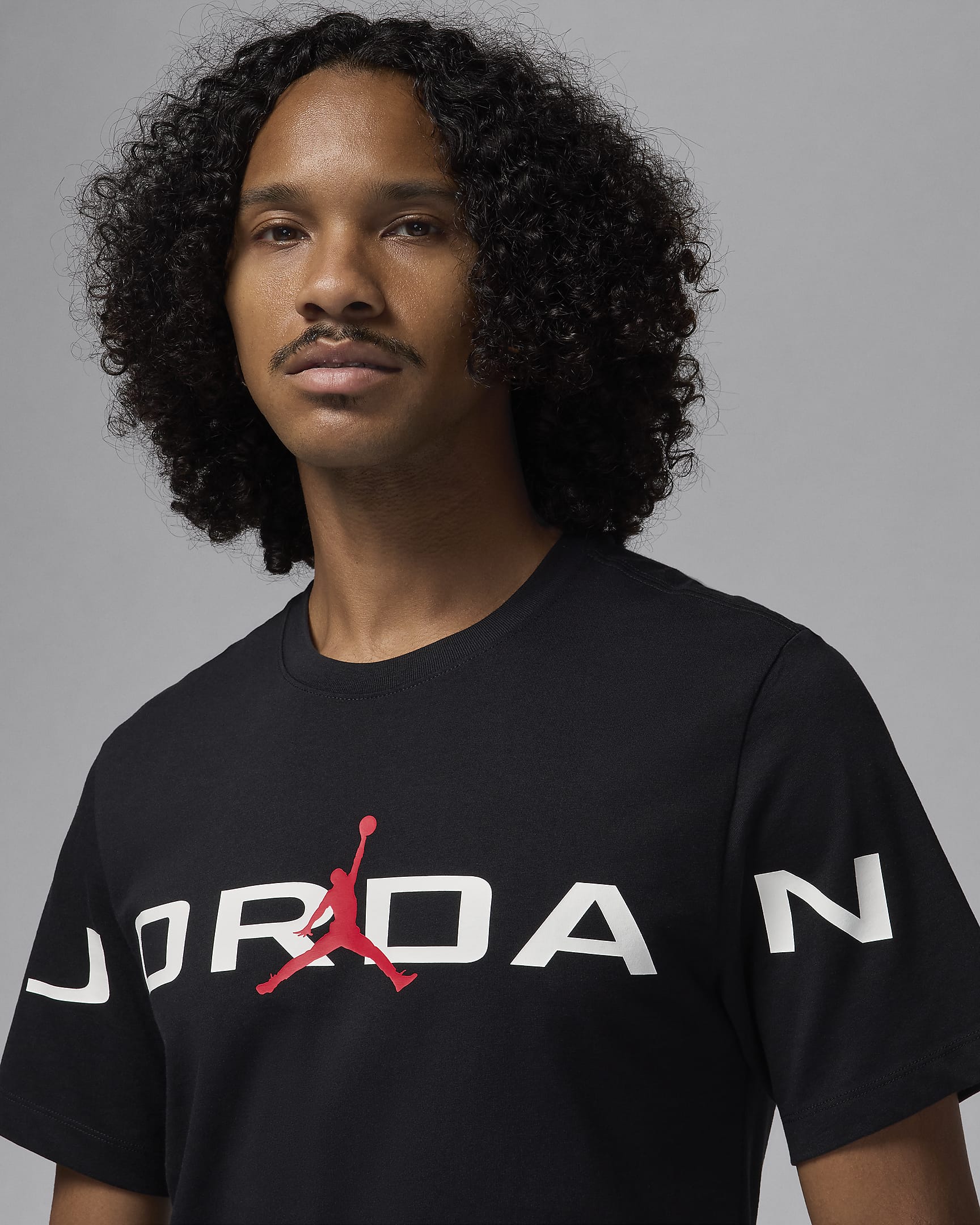 Jordan Men's T-Shirt - Black/White/Gym Red