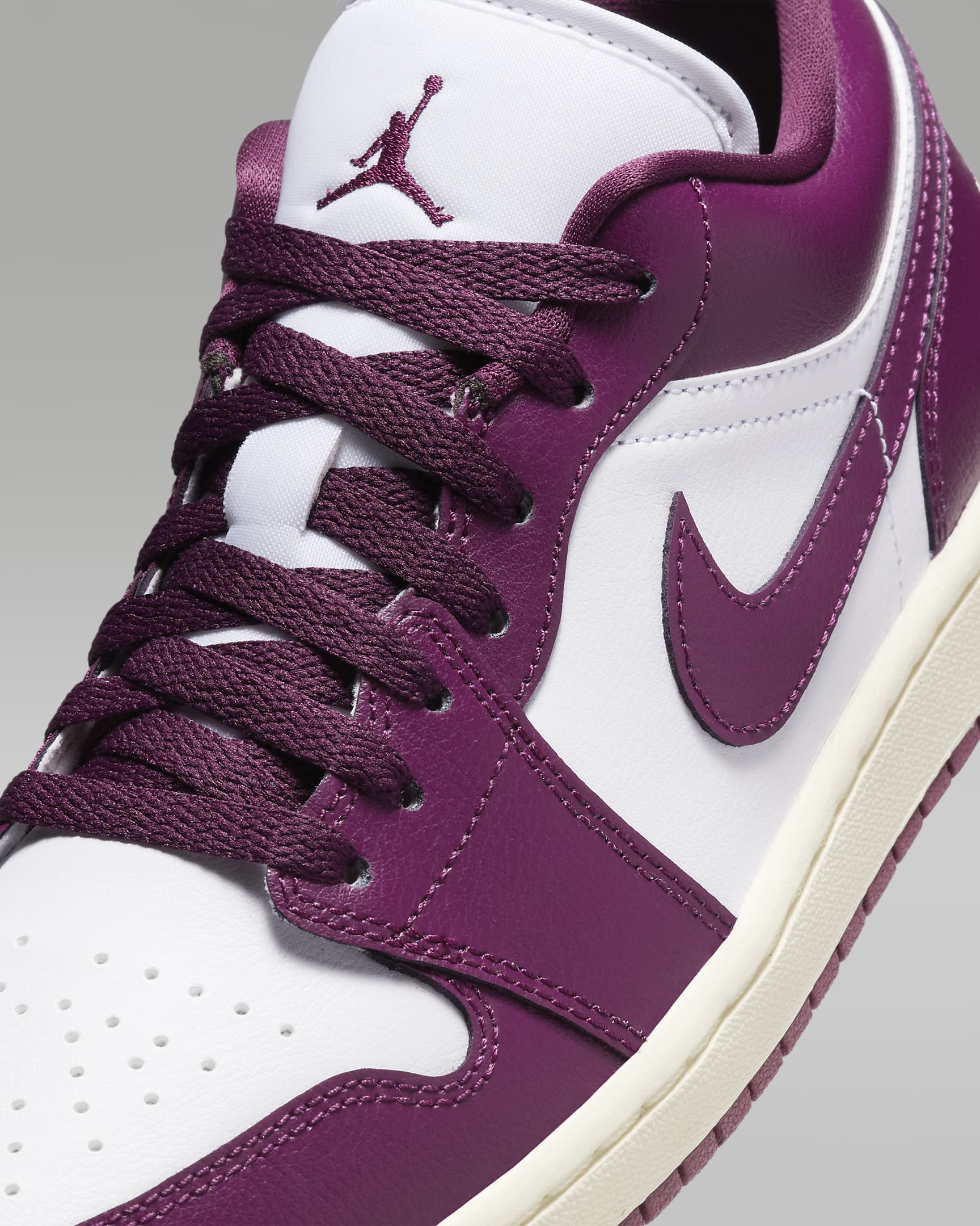 Air Jordan 1 低筒女鞋 - 白色/Sail/Bordeaux