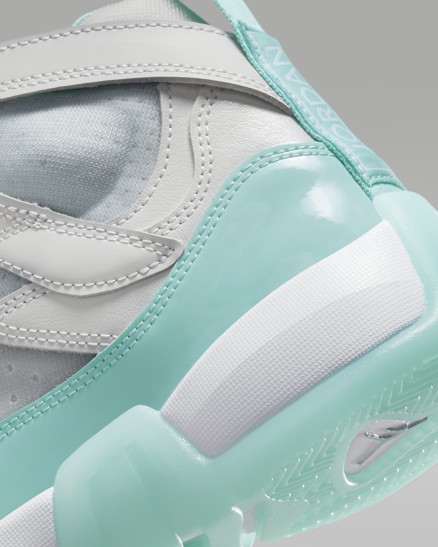 Jumpman Two Trey Women's Shoes. Nike LU