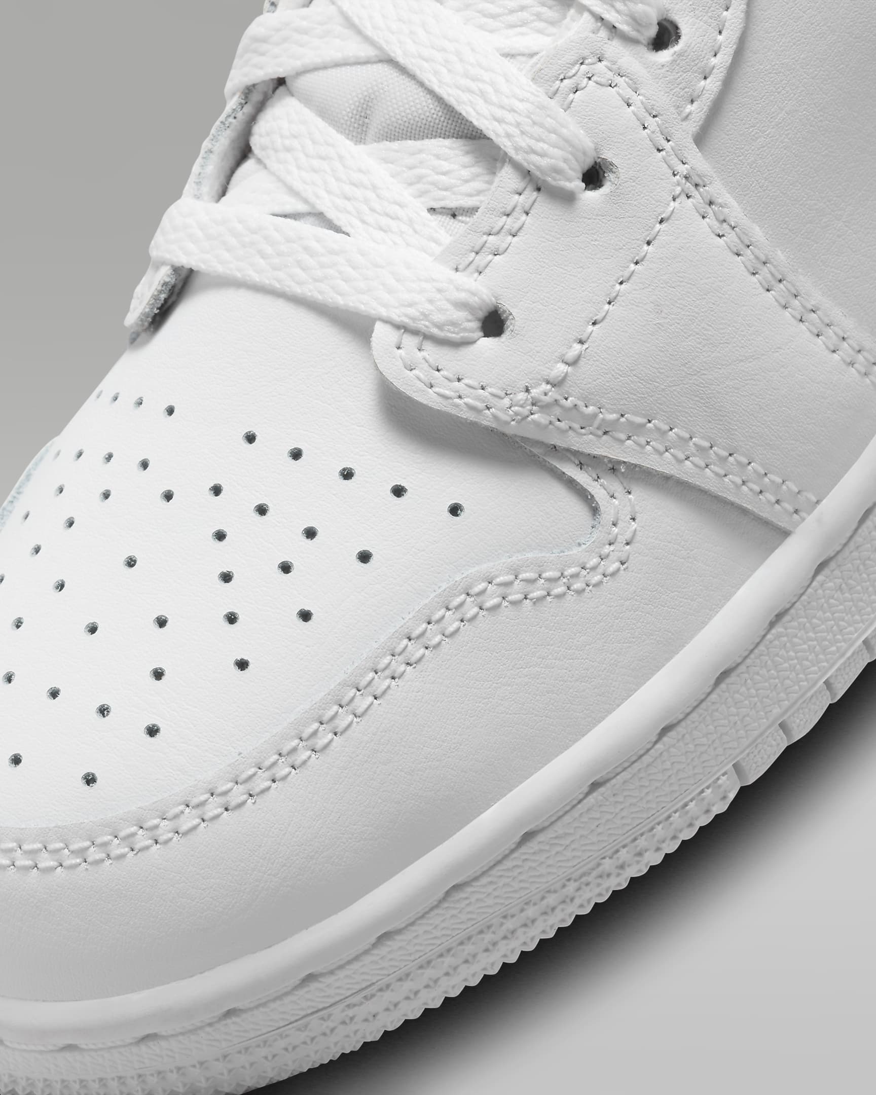 Jordan 1 Mid Older Kids' Shoes - White/White/White