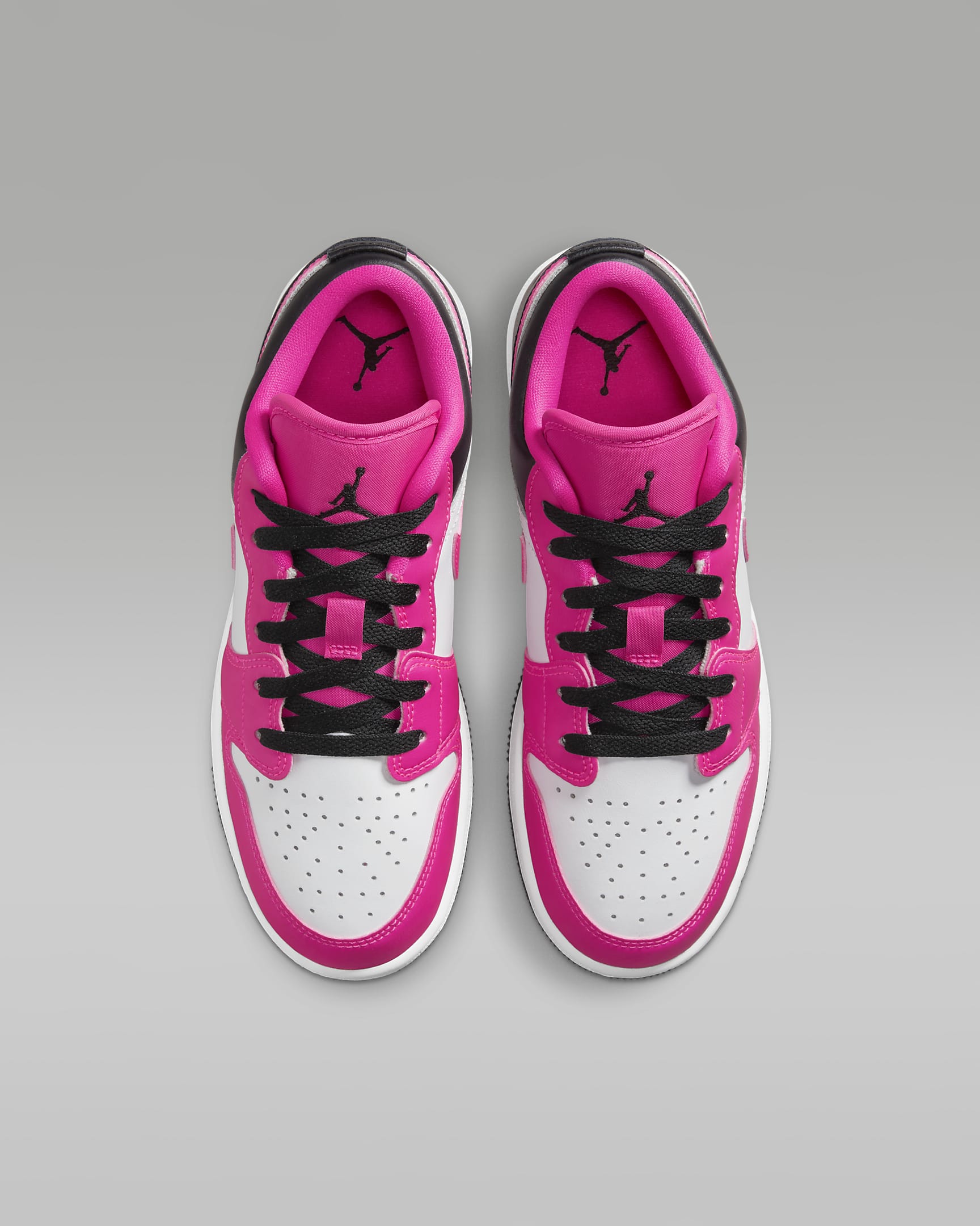 Air Jordan 1 Low Older Kids' Shoes. Nike IN