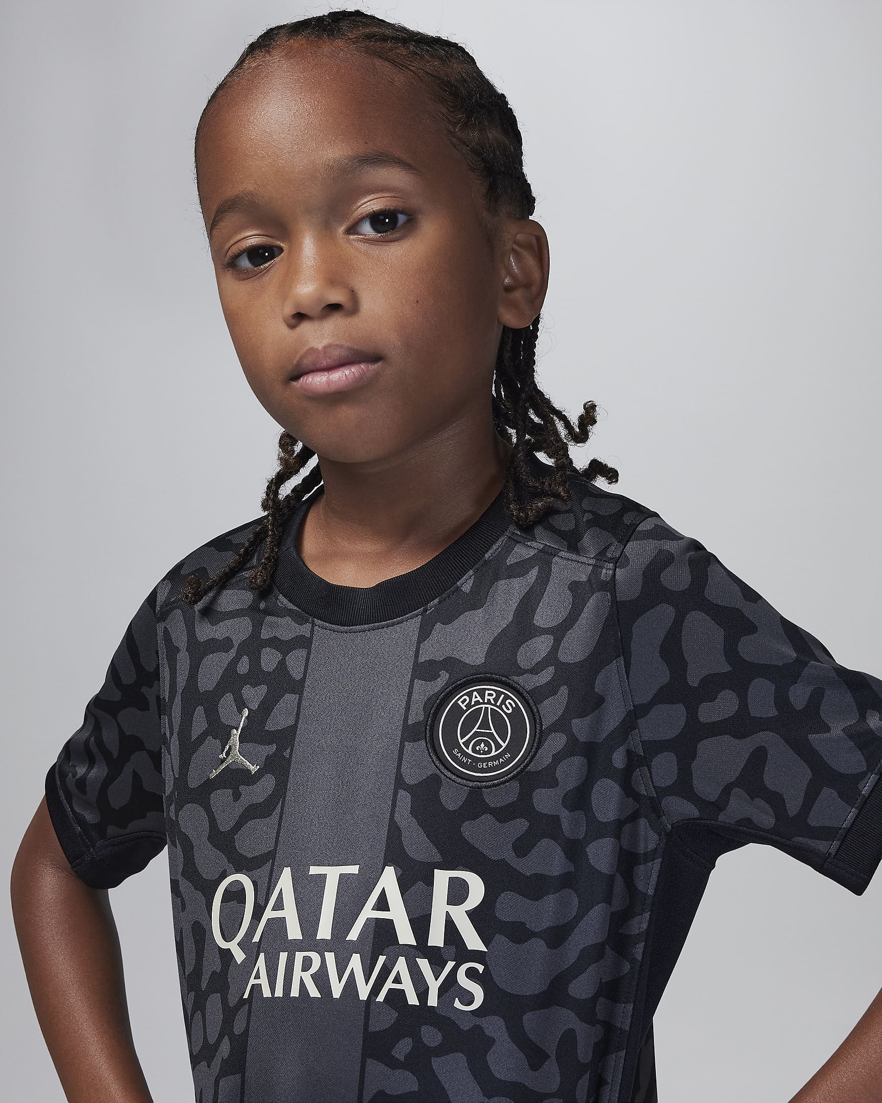 Paris Saint-Germain 2023/24 Third Younger Kids' Jordan 3-Piece Kit. Nike IE