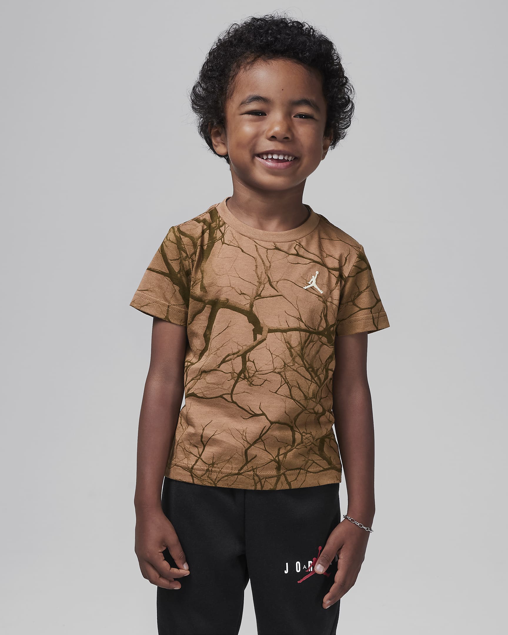 Playera con estampado de árbol genealógico infantil Jordan - Marrón arqueo