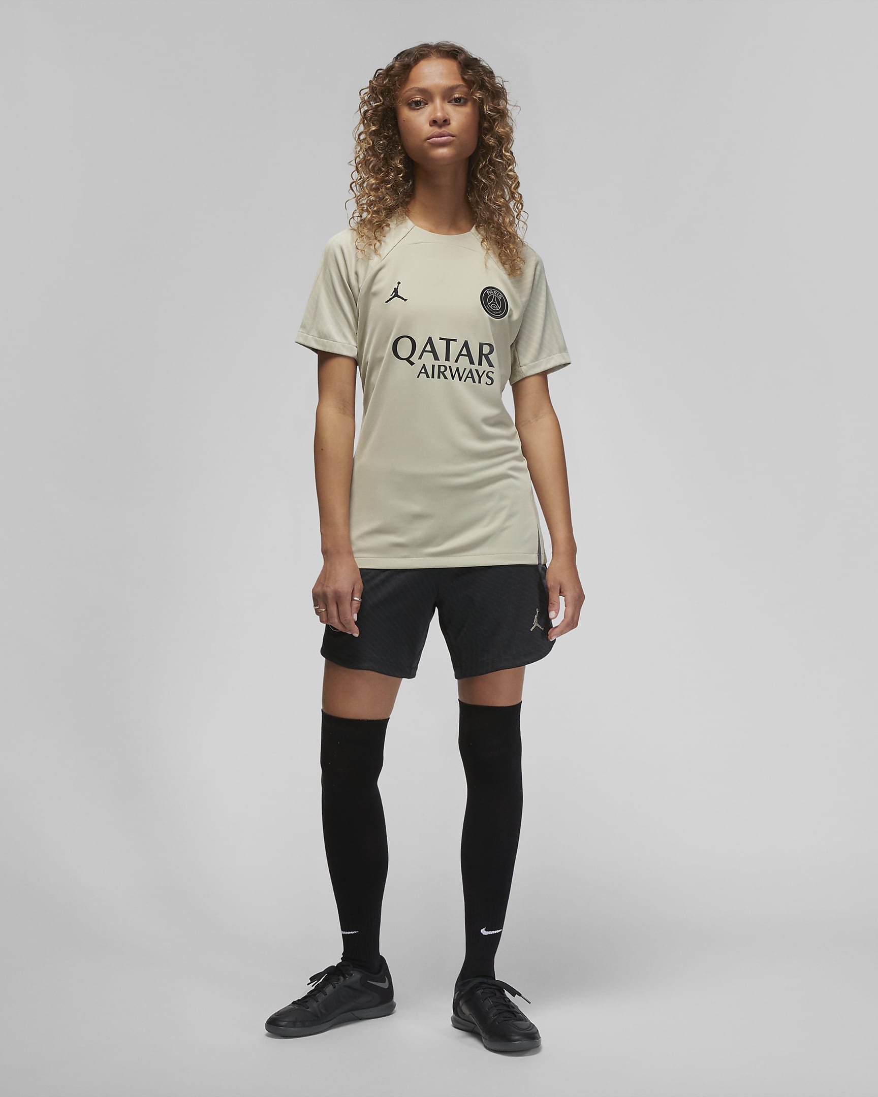 Paris Saint-Germain Strike Third Jordan Dri-FIT Kurzarm-Fußballoberteil aus Strickmaterial für Damen - Stone/Stone/Iron Grey/Schwarz