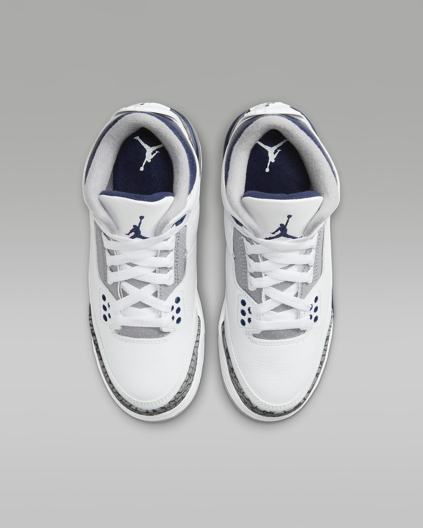 Air Jordan 3 Retro Older Kids' Shoes. Nike HR