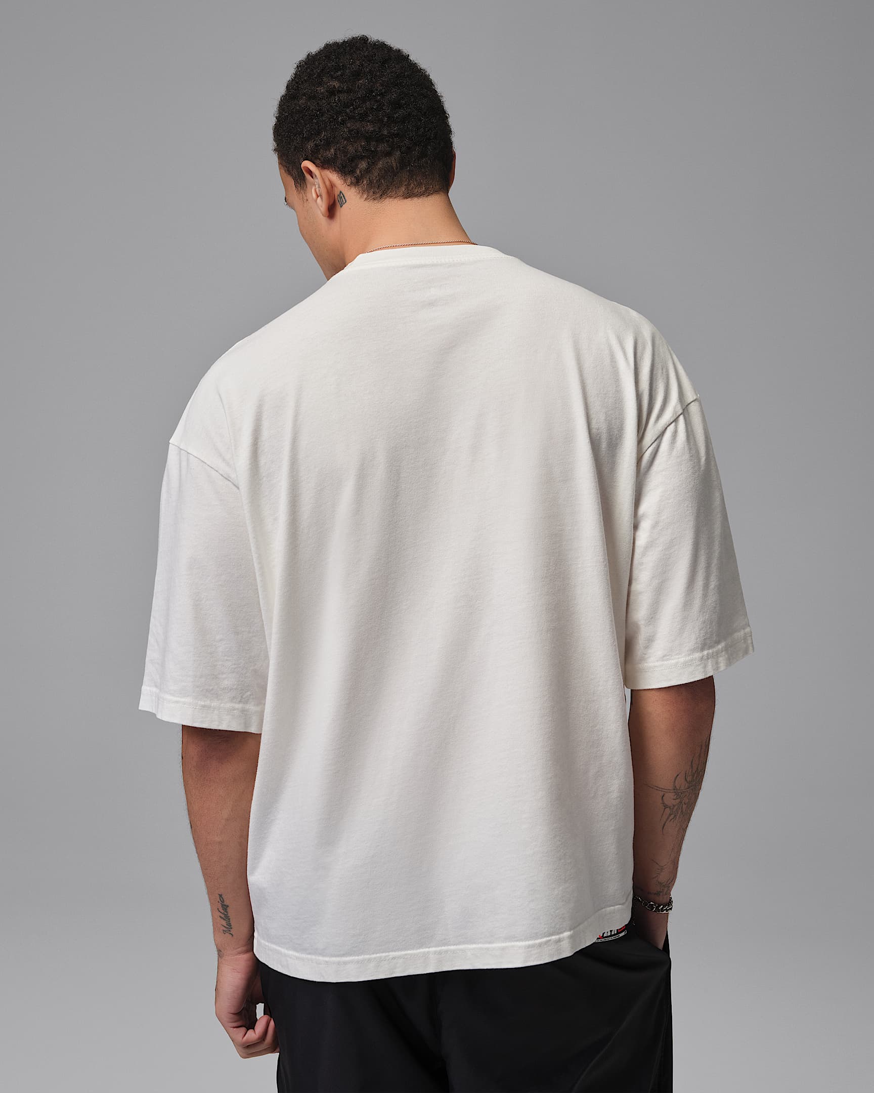 Jordan Men's Oversized Reissue T-Shirt - Sail/Infrared 23
