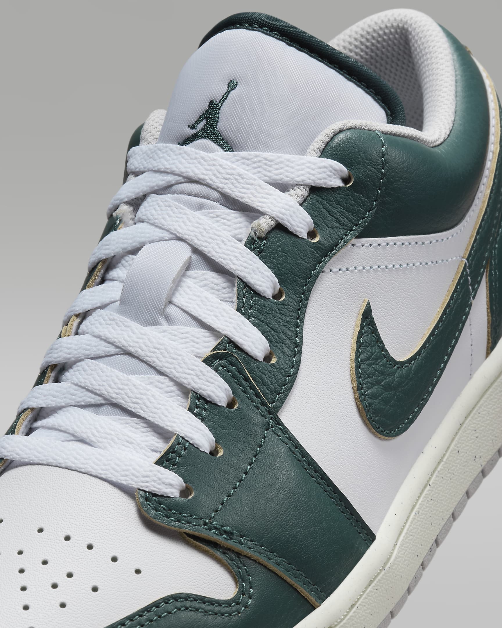 Air Jordan 1 Low SE Men's Shoes - Oxidised Green/White/Sail/Oxidised Green