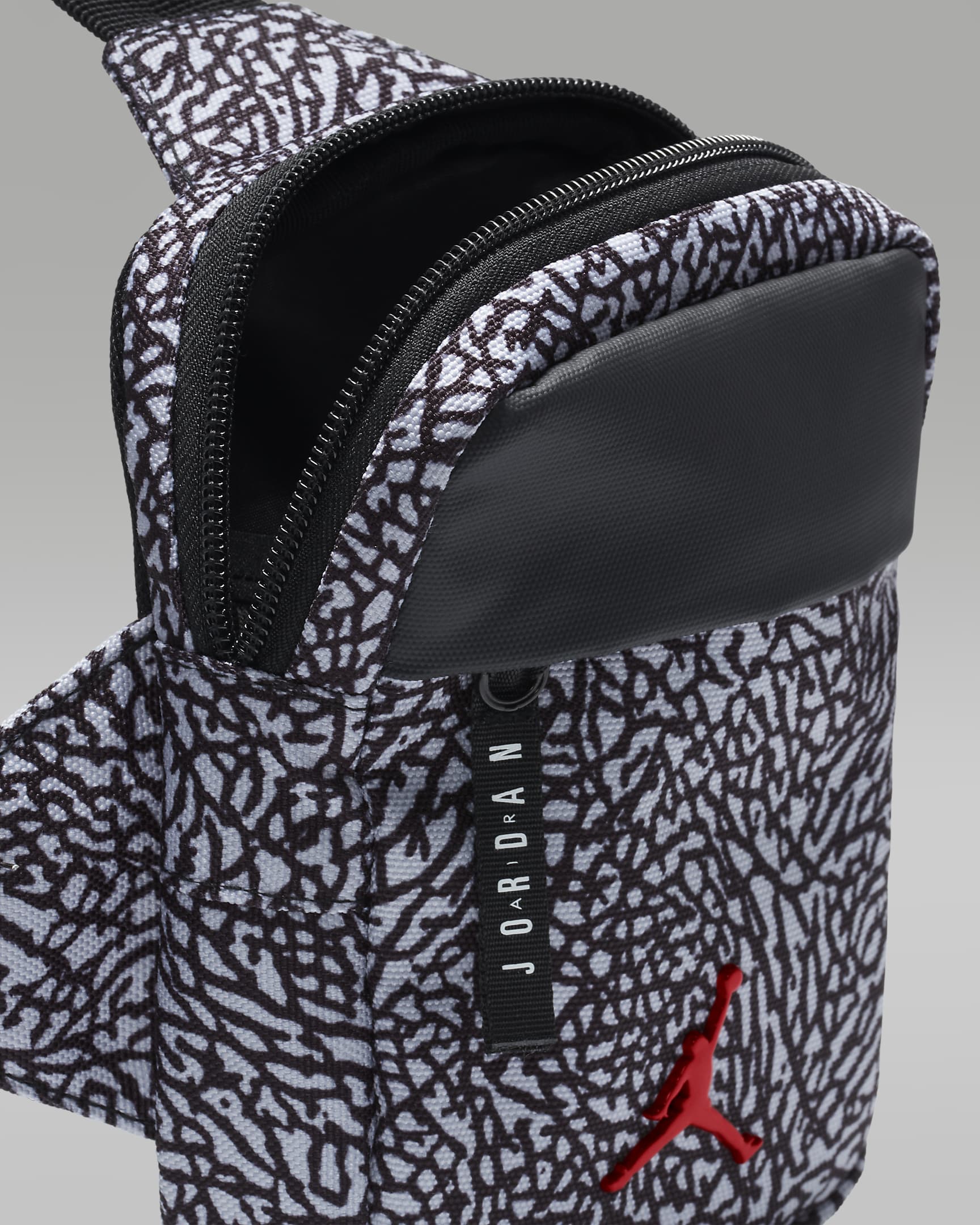 Jordan Airborne Hip Bag Hip Bag (0.5L). Nike UK