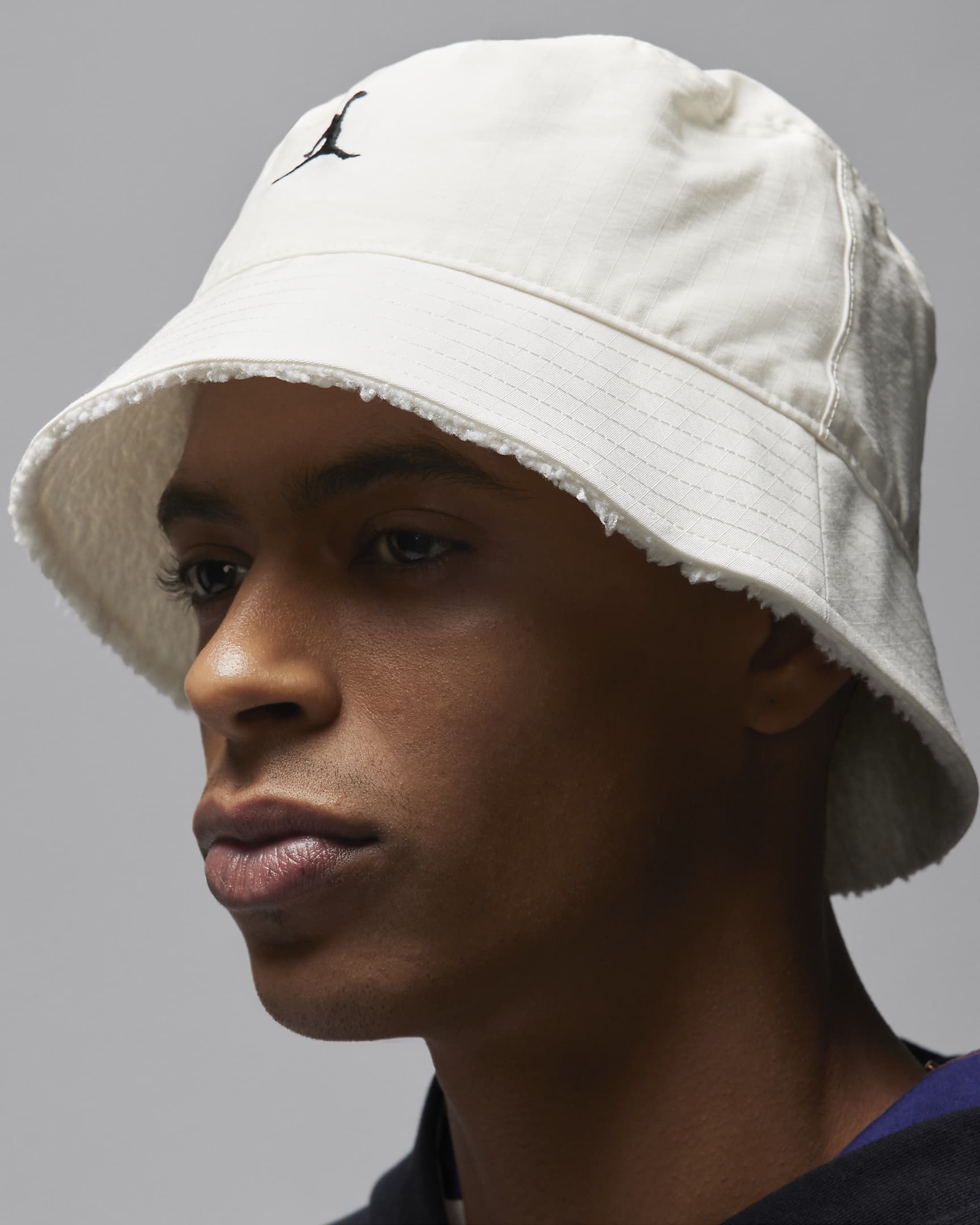 Jordan Apex Winter Bucket Hat. Nike BG