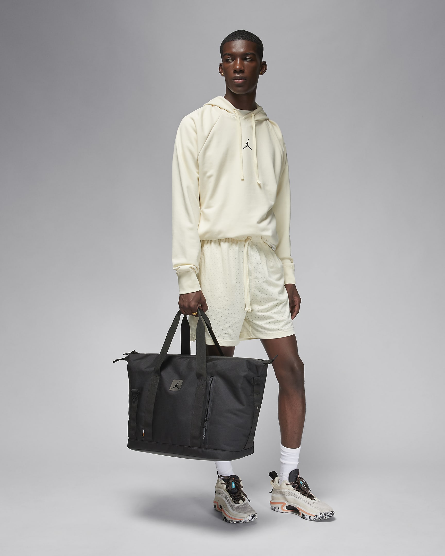 Jordan Flight Duffle Duffle Bag (35L). Nike AT